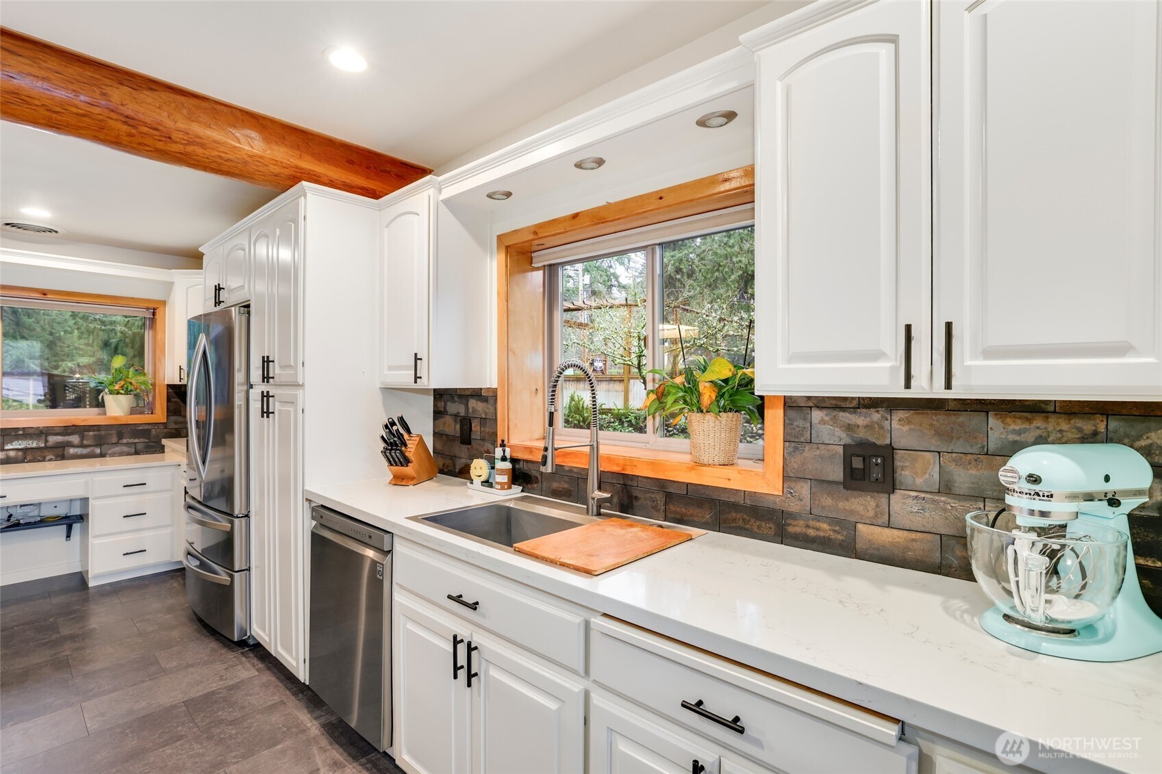 12528 Clear Lake North Road E, Eatonville, WA 98328