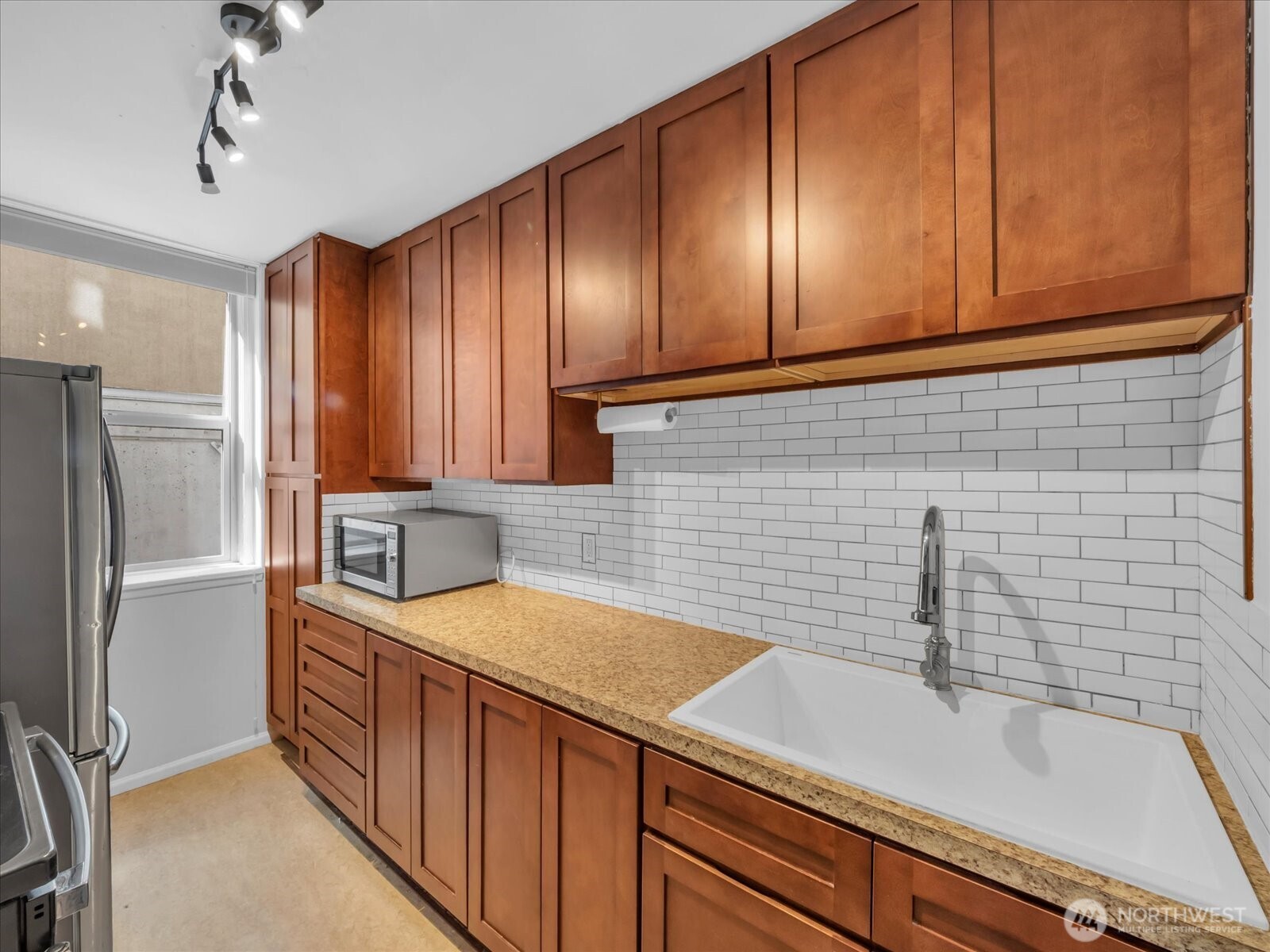 7 Harrison Street #17, Seattle, WA 98109