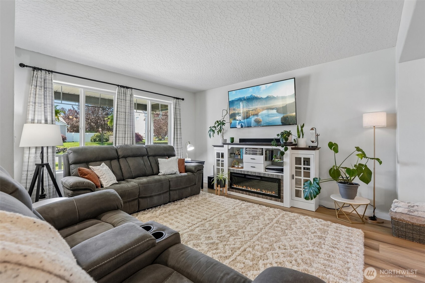 411 S Maple Avenue , Yacolt, WA 98675