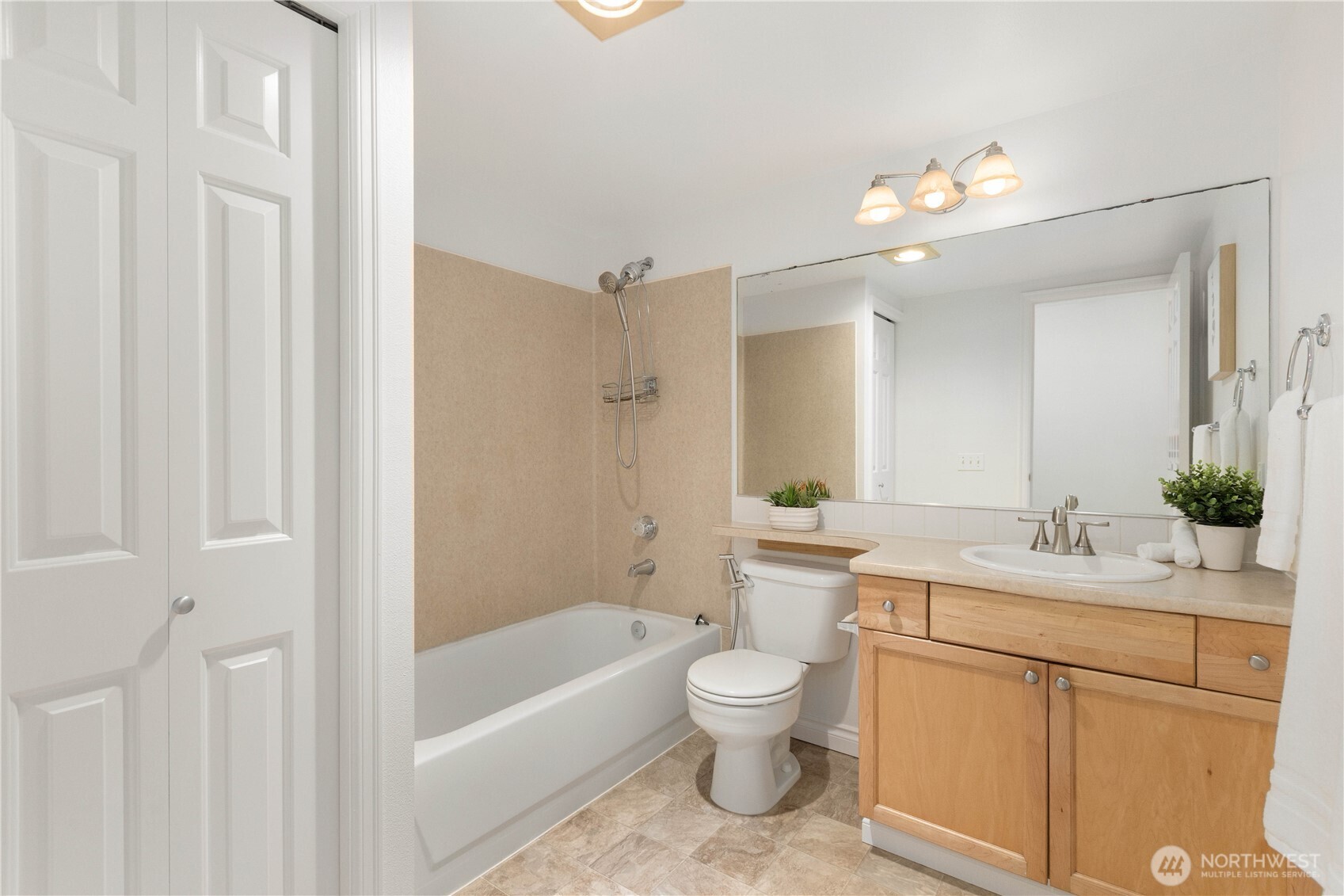 18501 SE NEWPORT Way #H235, Issaquah, WA 98027