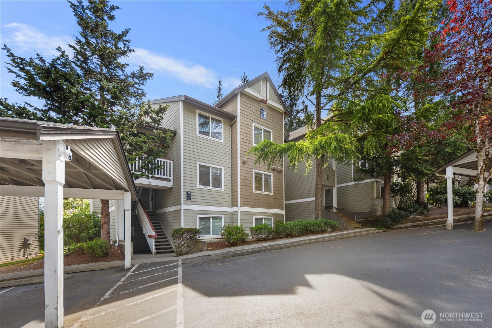 18501 SE NEWPORT Way #H235, Issaquah, WA 98027