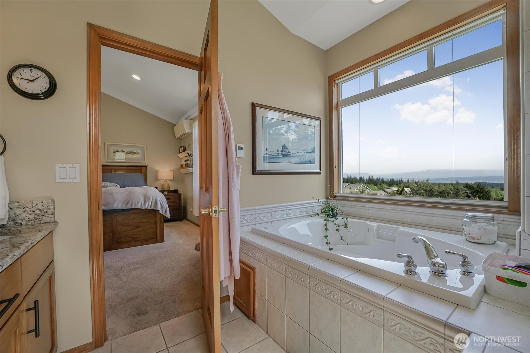 108 Glacier Peak Drive , Camano Island, WA 98282