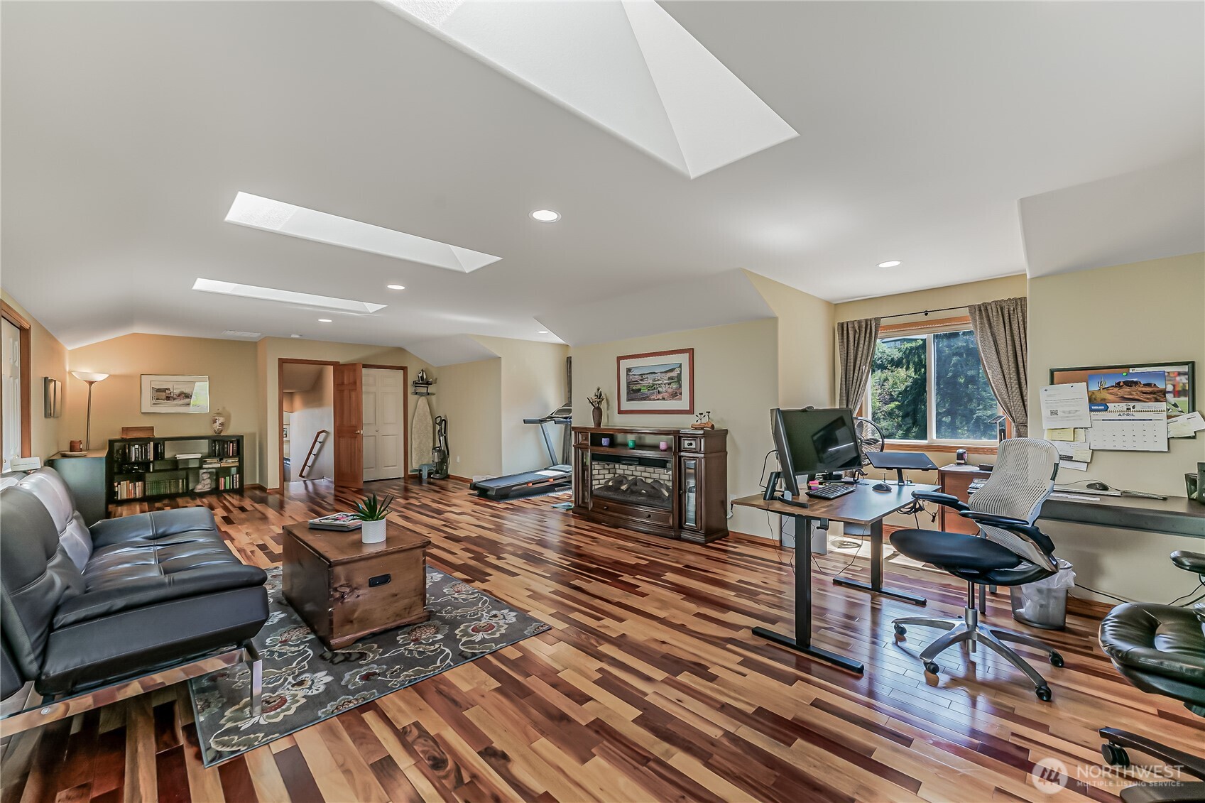 108 Glacier Peak Drive , Camano Island, WA 98282