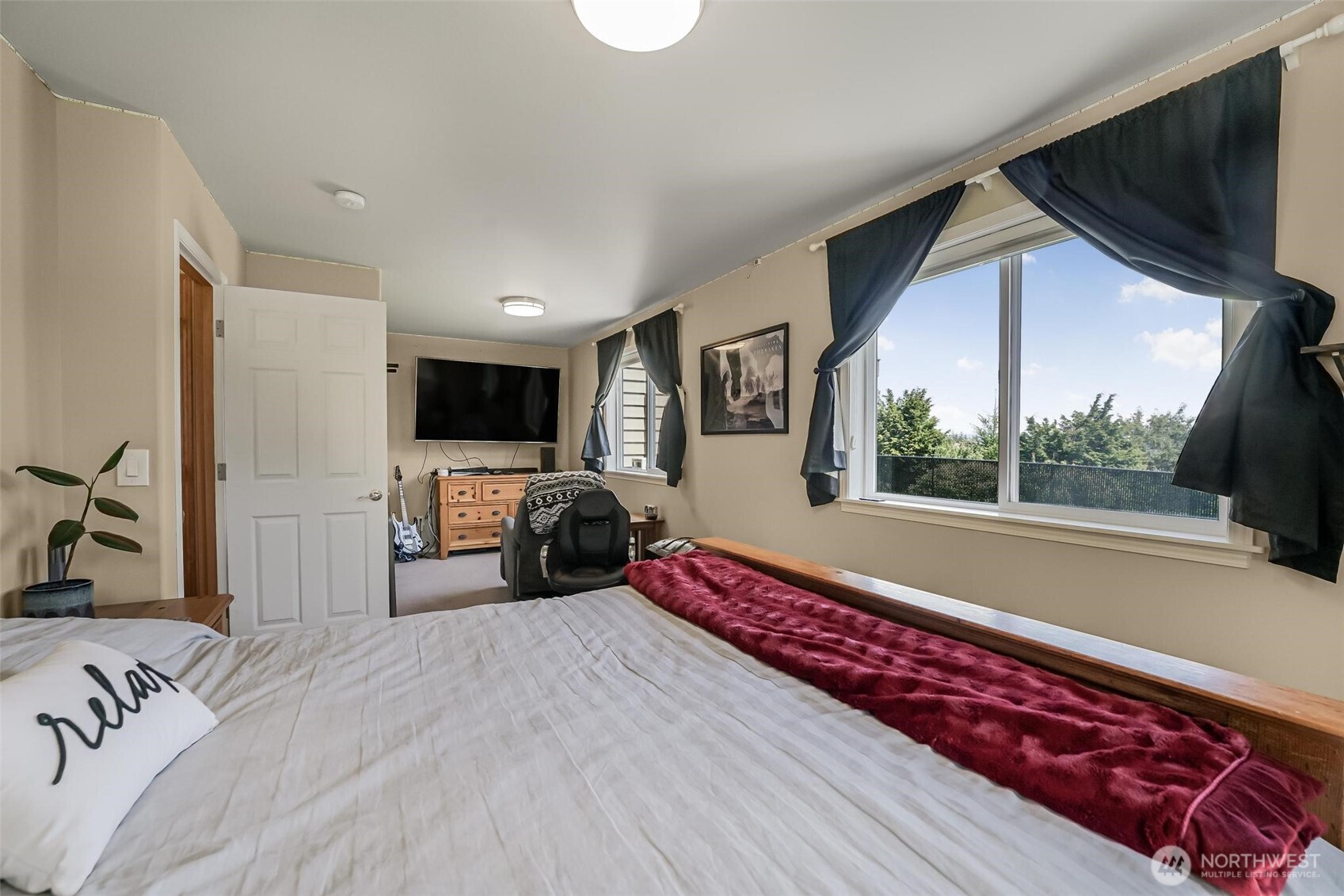 108 Glacier Peak Drive , Camano Island, WA 98282