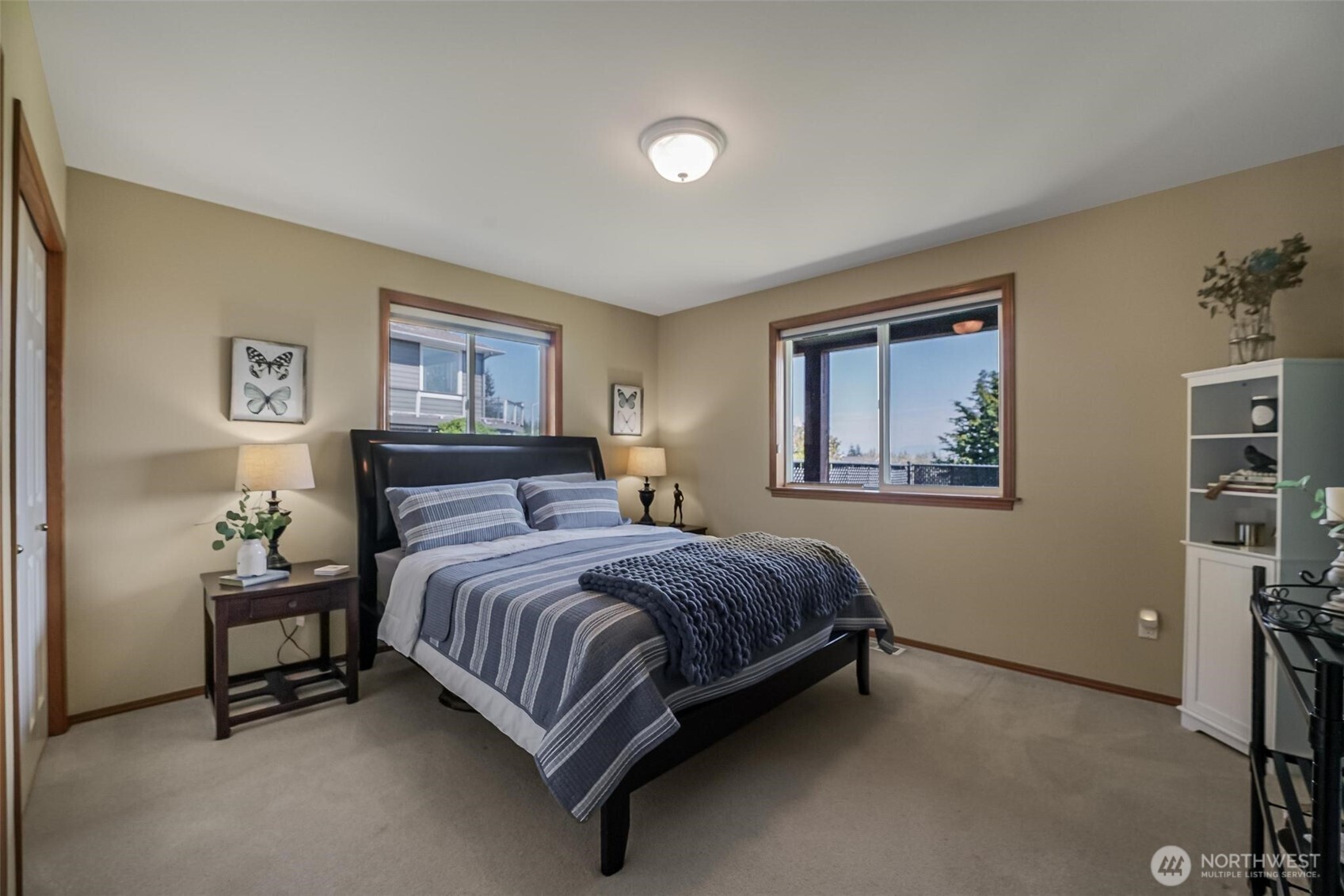 108 Glacier Peak Drive , Camano Island, WA 98282