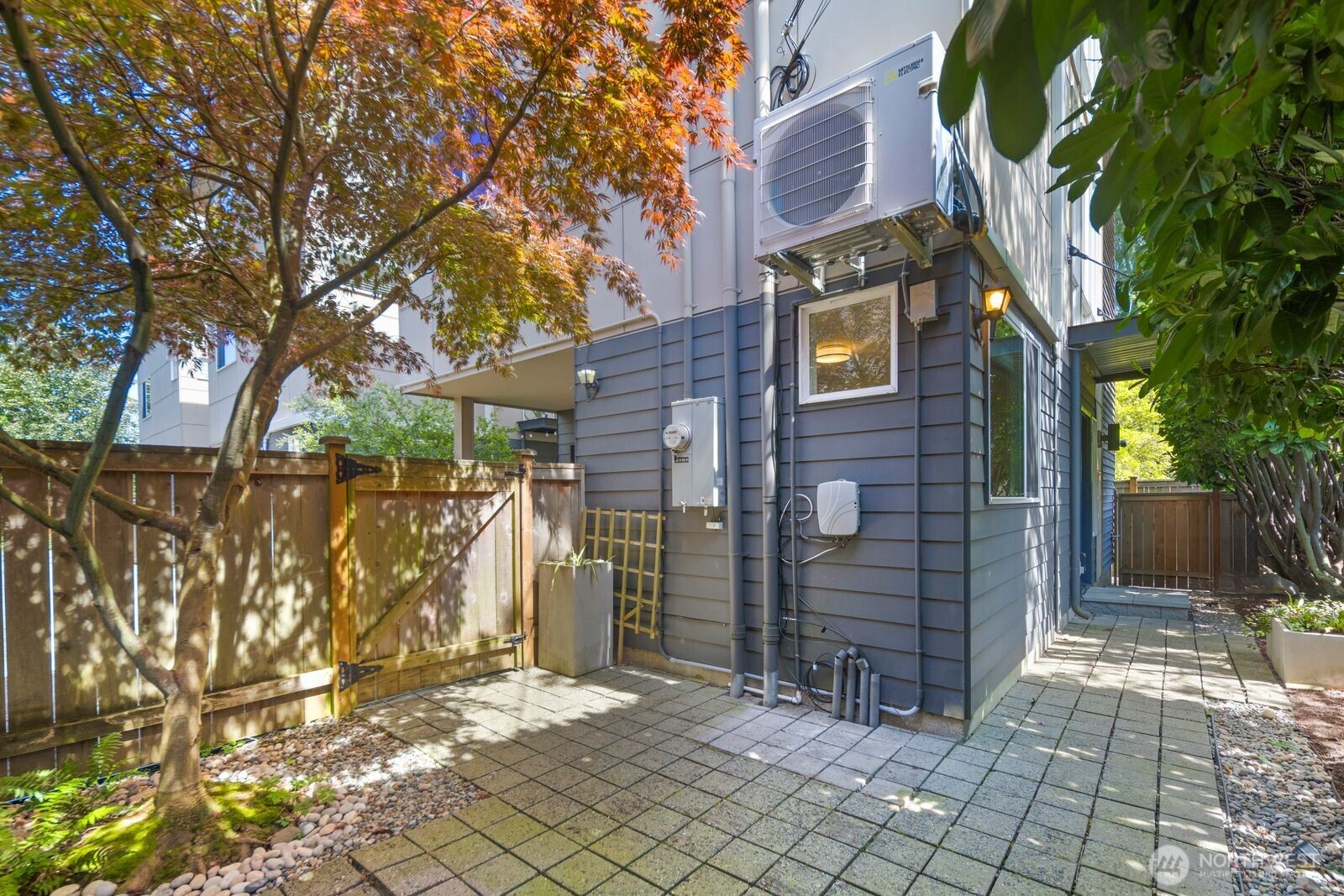 628 NW 85th Street , Seattle, WA 98117