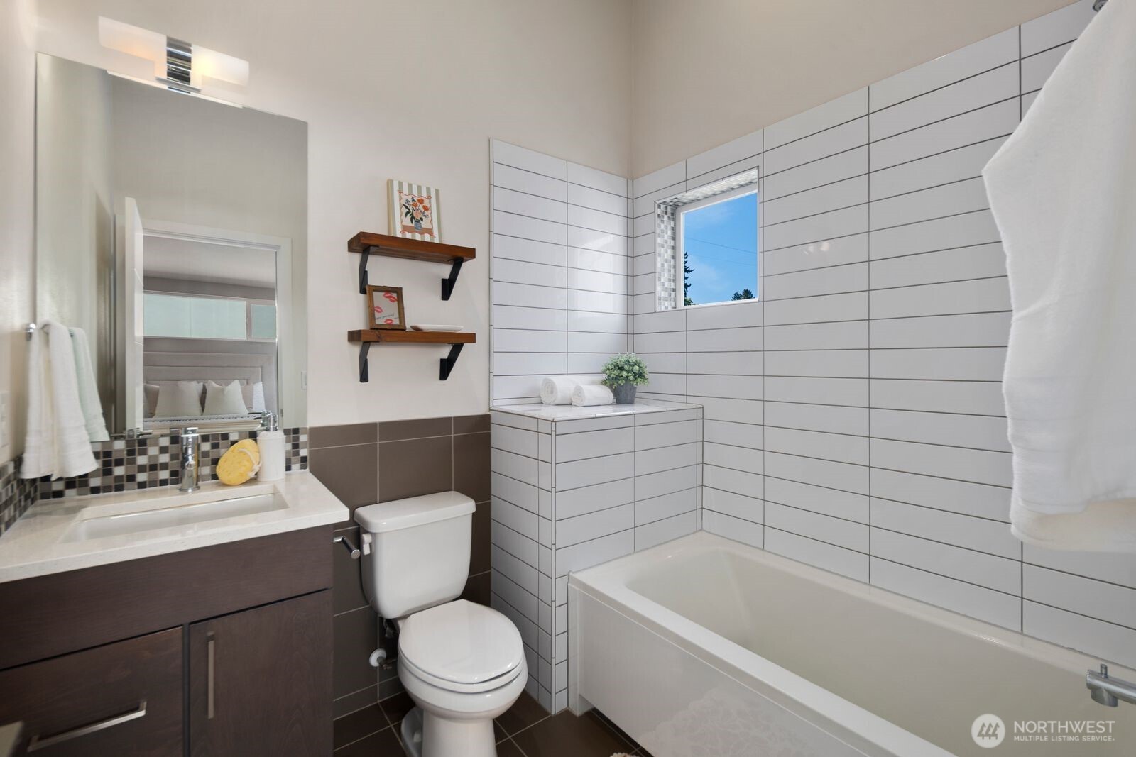 628 NW 85th Street , Seattle, WA 98117