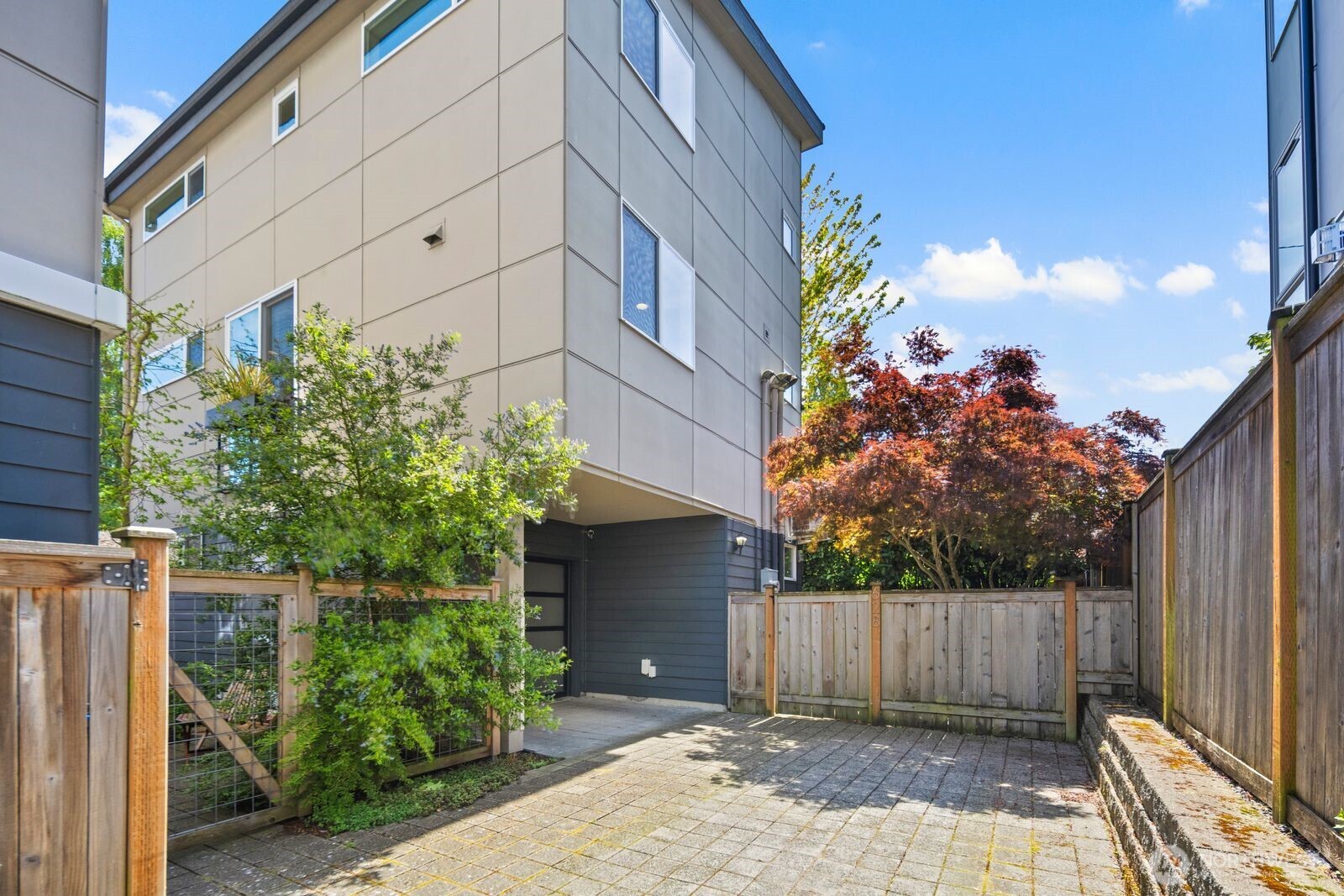 628 NW 85th Street , Seattle, WA 98117