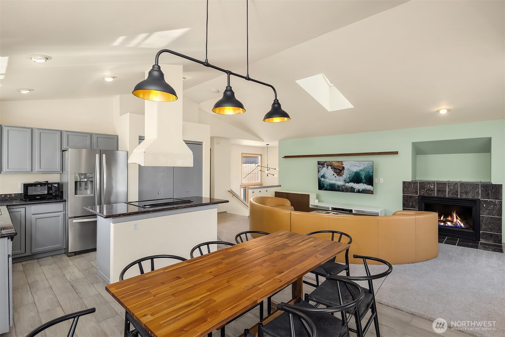 6627 Ellis Avenue S, Seattle, WA 98108