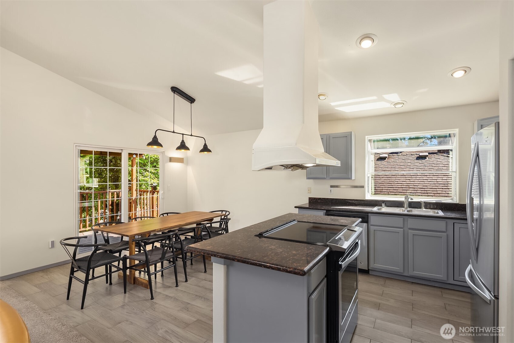6627 Ellis Avenue S, Seattle, WA 98108