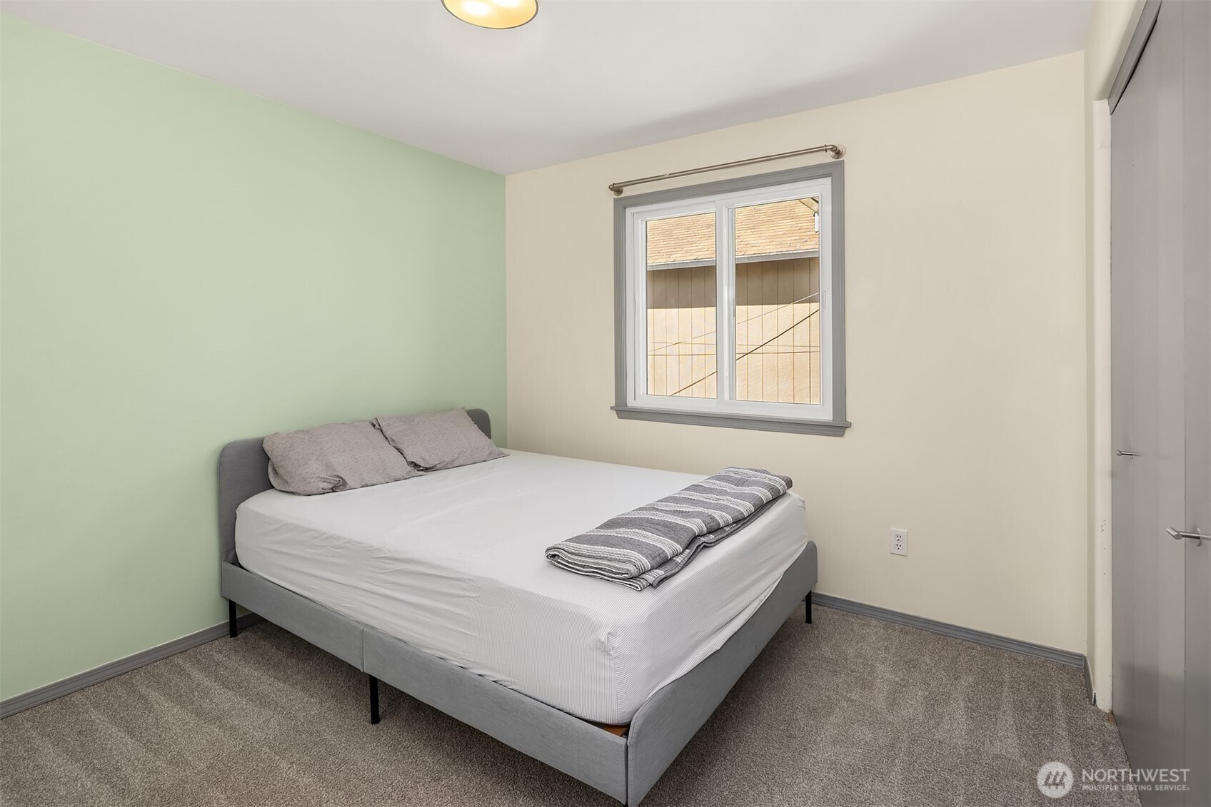 6627 Ellis Avenue S, Seattle, WA 98108