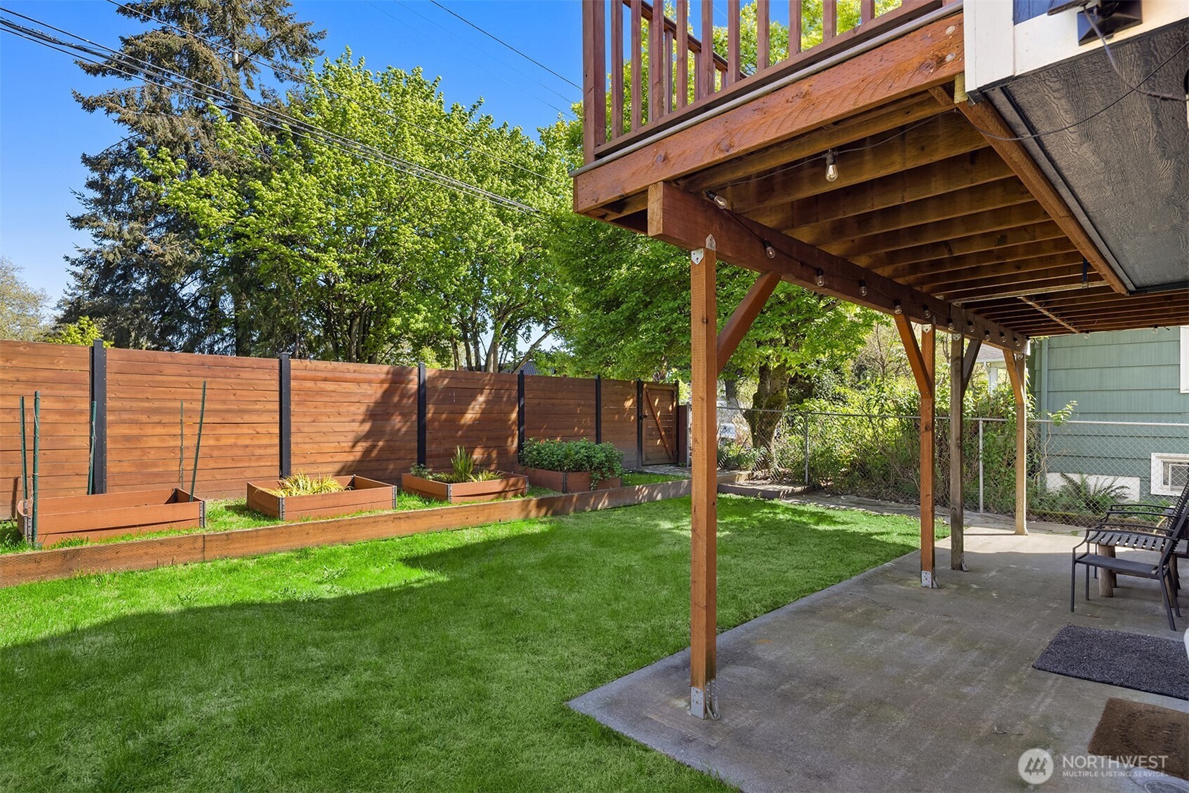 6627 Ellis Avenue S, Seattle, WA 98108