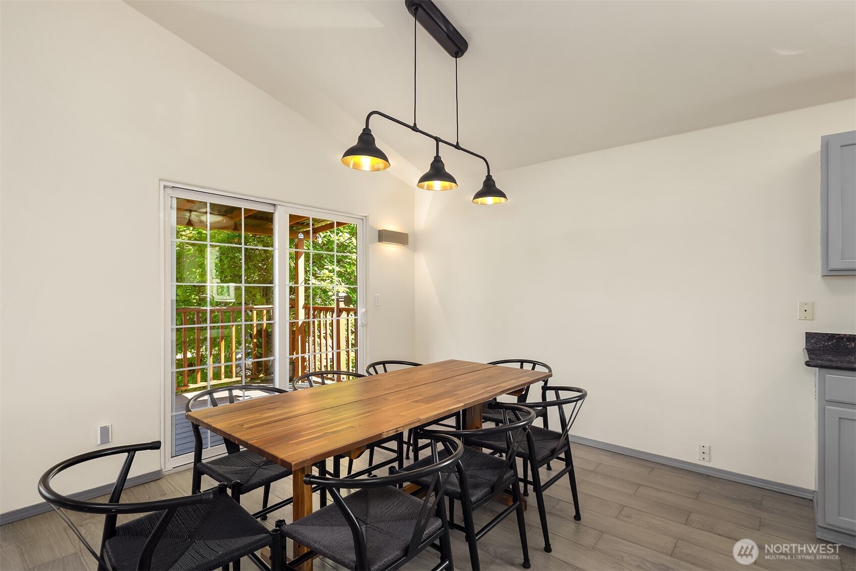6627 Ellis Avenue S, Seattle, WA 98108