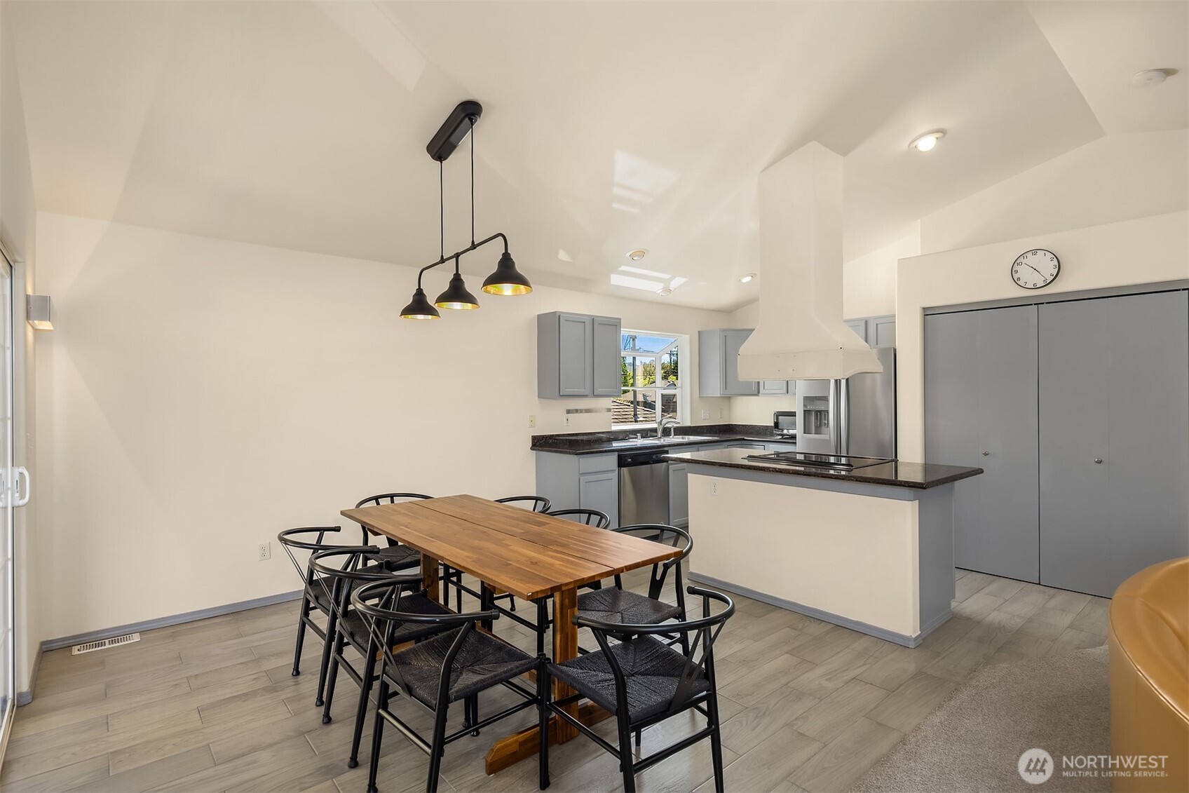 6627 Ellis Avenue S, Seattle, WA 98108