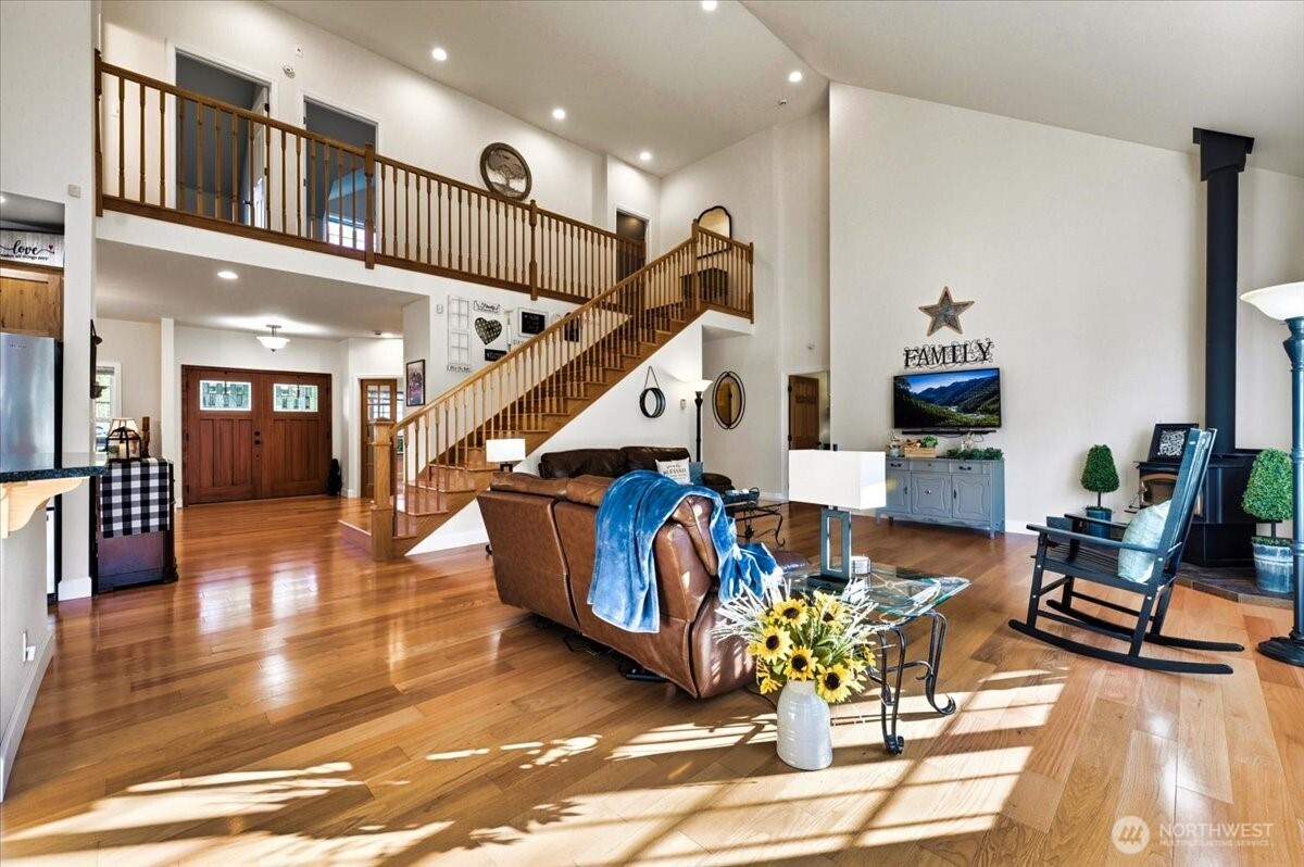 12811 Kapowsin Highlands Drive E, Graham, WA 98338