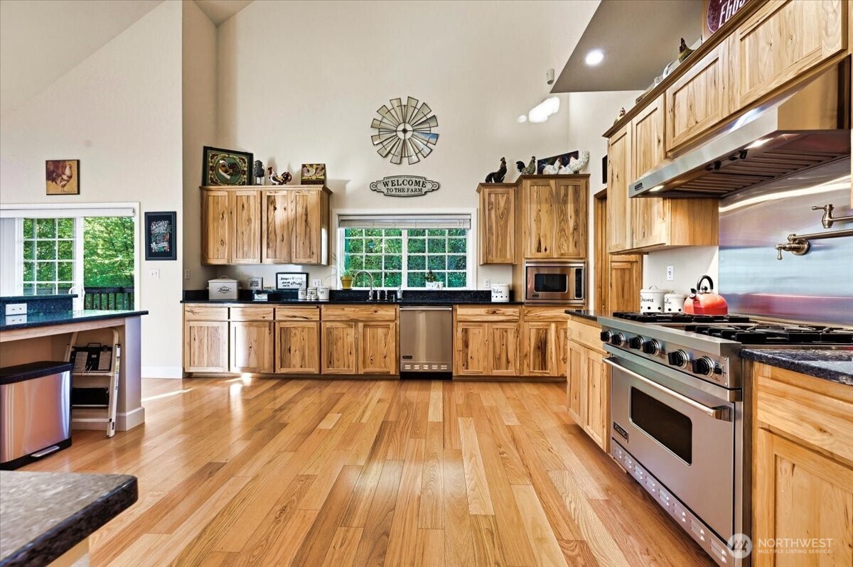 12811 Kapowsin Highlands Drive E, Graham, WA 98338