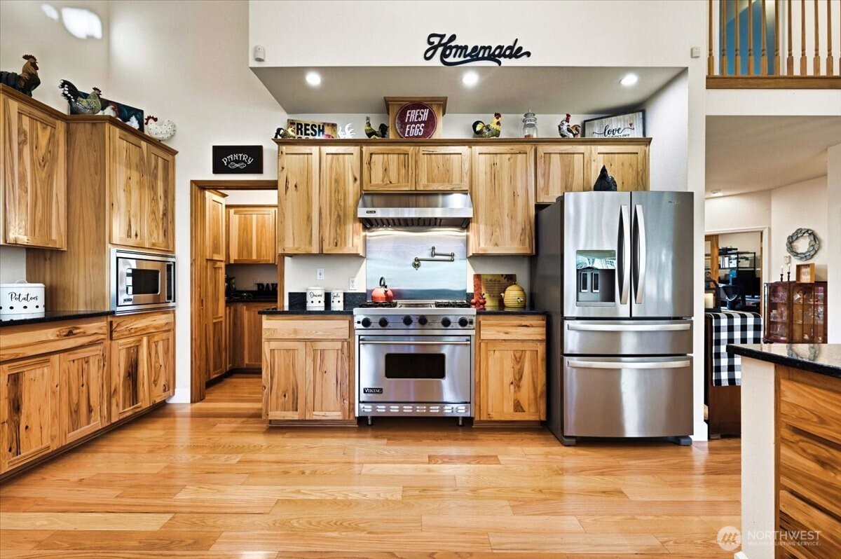 12811 Kapowsin Highlands Drive E, Graham, WA 98338