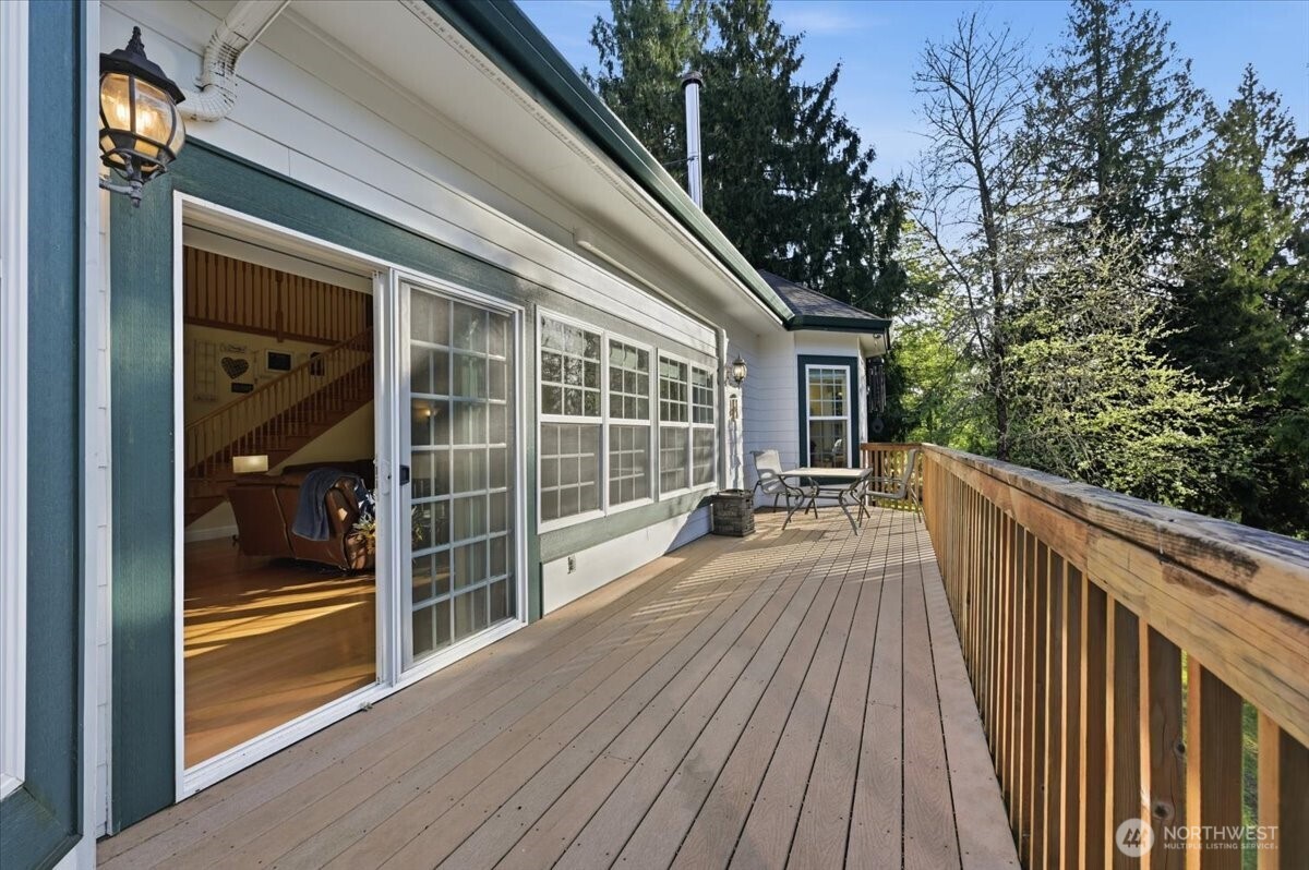 12811 Kapowsin Highlands Drive E, Graham, WA 98338