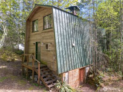 651 N Duckabush Drive W, Hoodsport, WA 98548