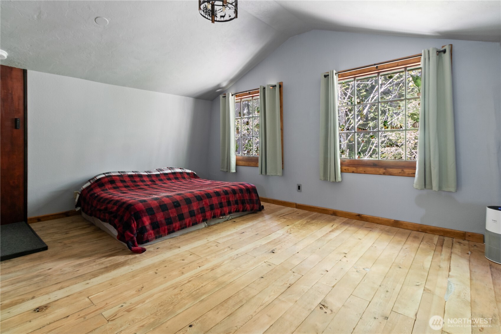 651 N Duckabush Drive W, Hoodsport, WA 98548