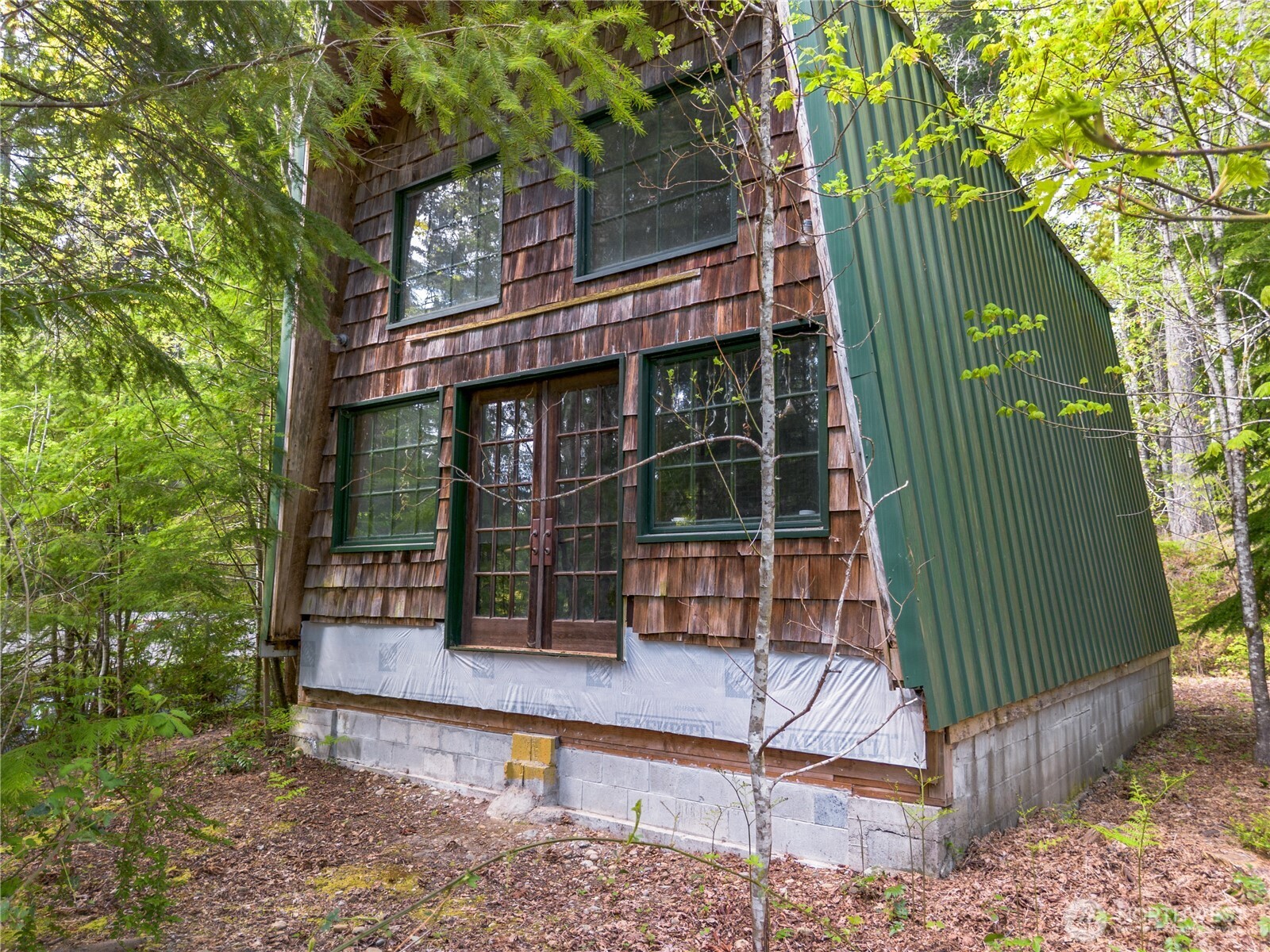 651 N Duckabush Drive W, Hoodsport, WA 98548