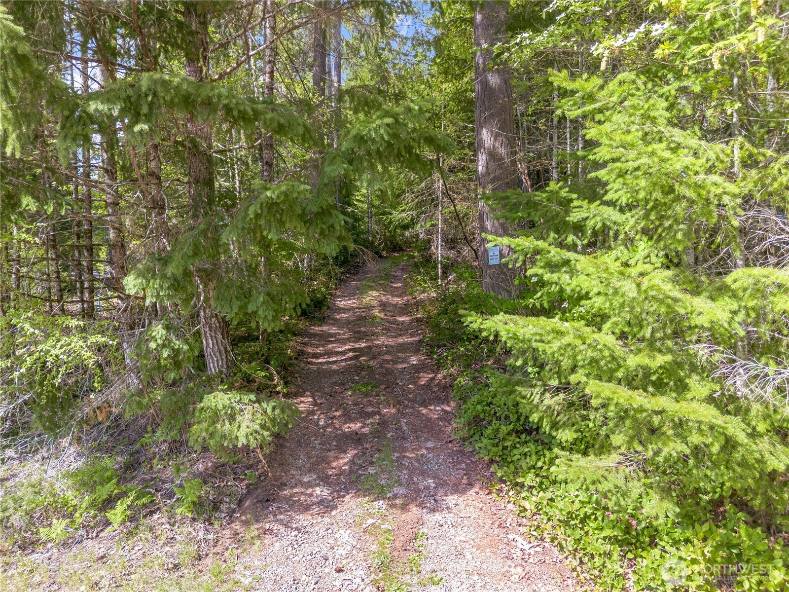 651 N Duckabush Drive W, Hoodsport, WA 98548