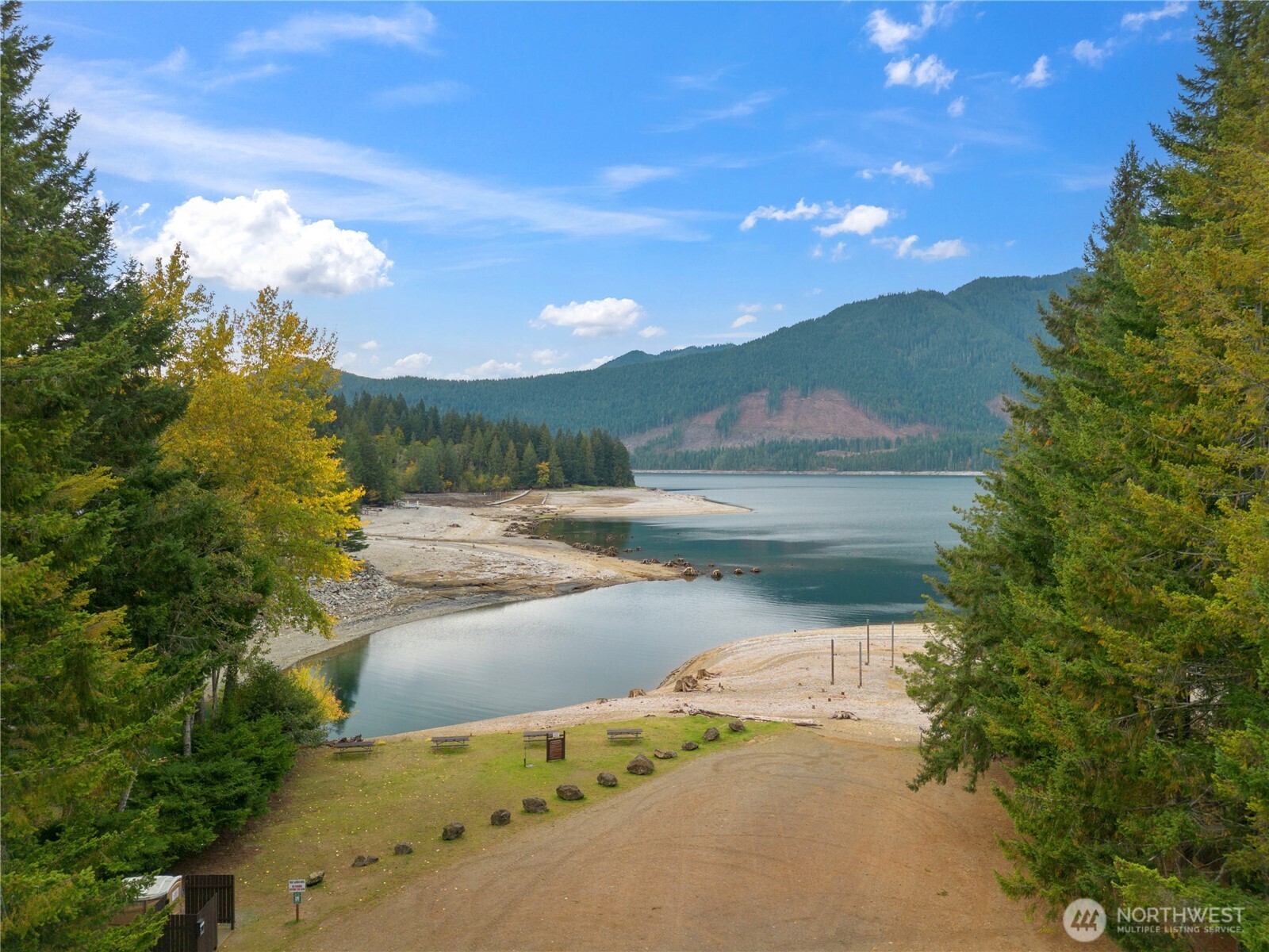 651 N Duckabush Drive W, Hoodsport, WA 98548