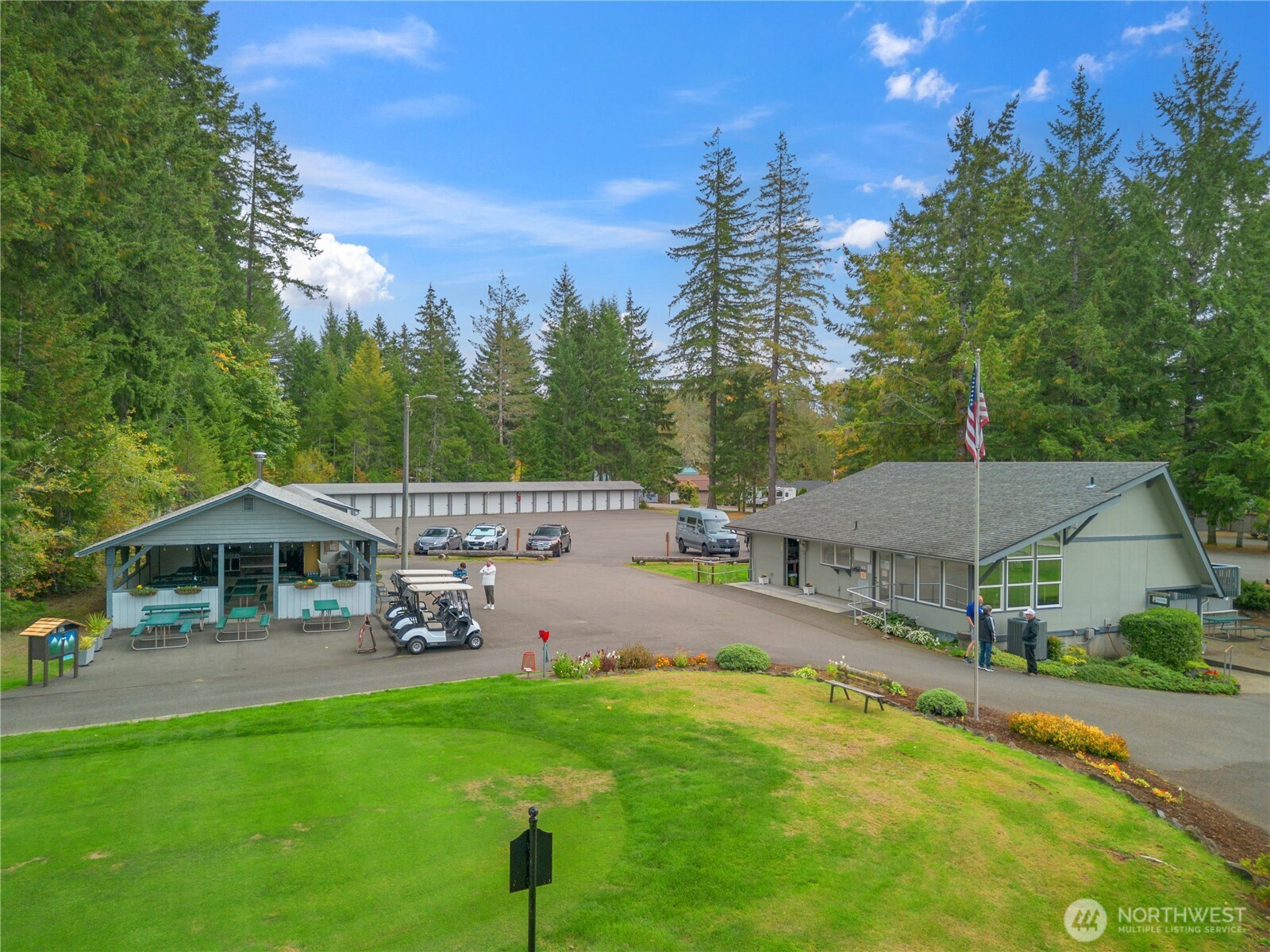 651 N Duckabush Drive W, Hoodsport, WA 98548