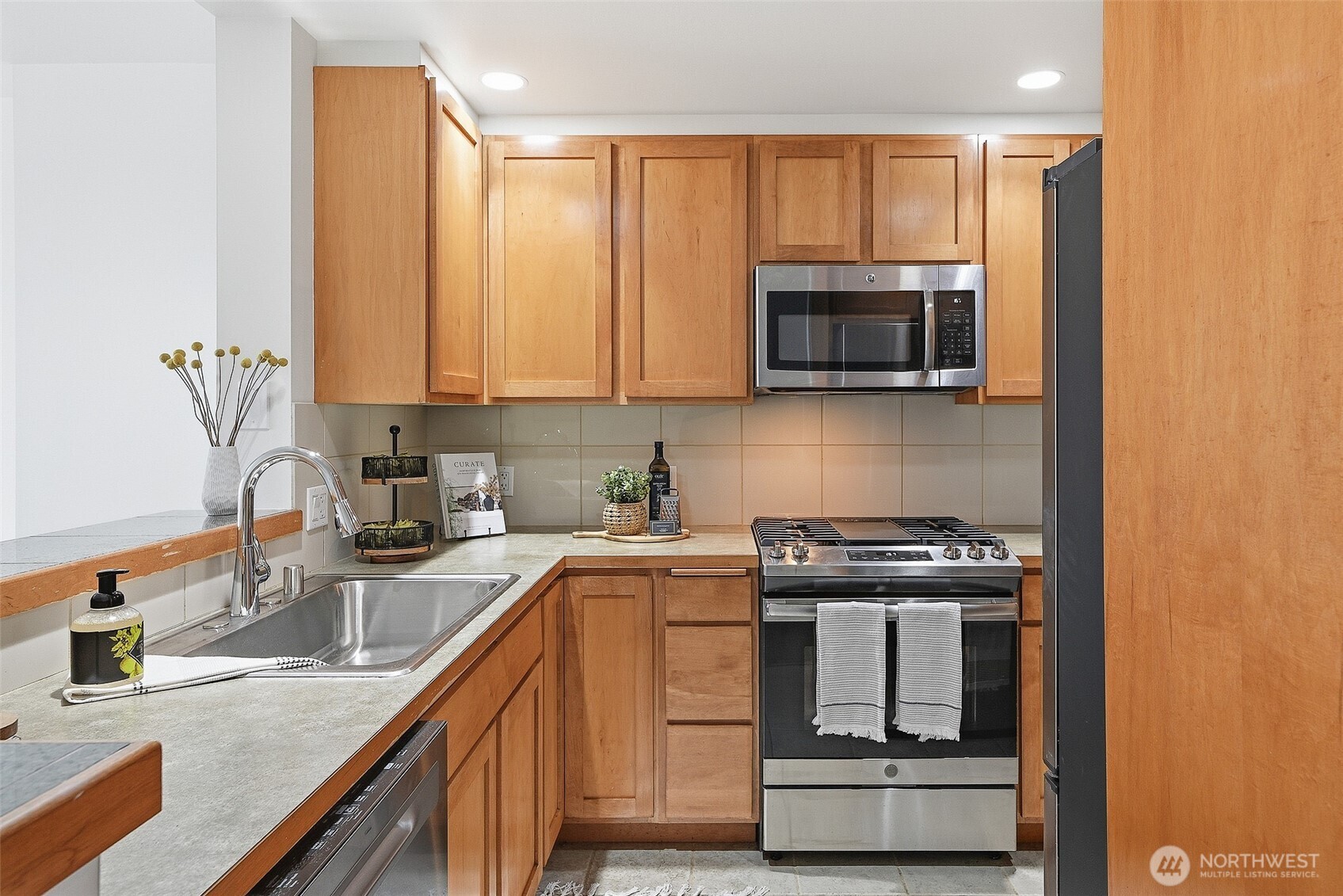 2607 Western Avenue #552, Seattle, WA 98121
