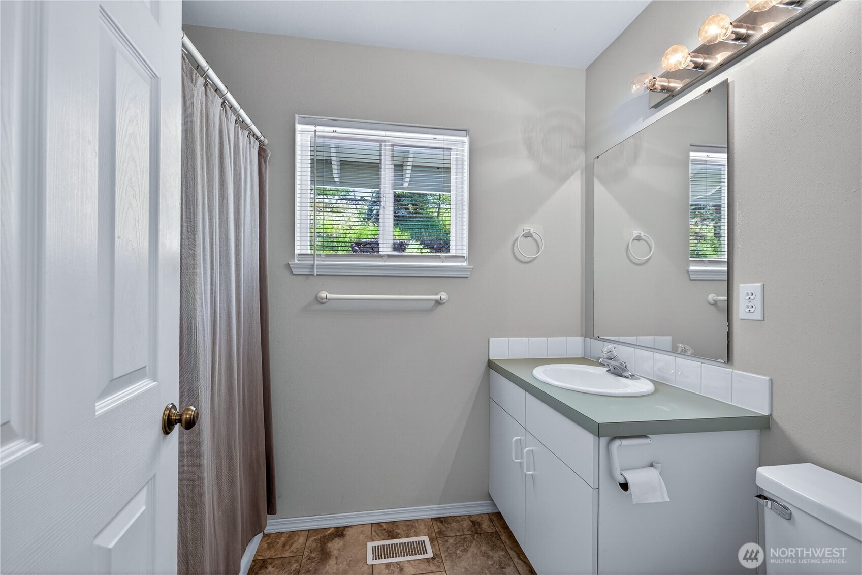 1704 Skyline Drive , Wenatchee, WA 98801