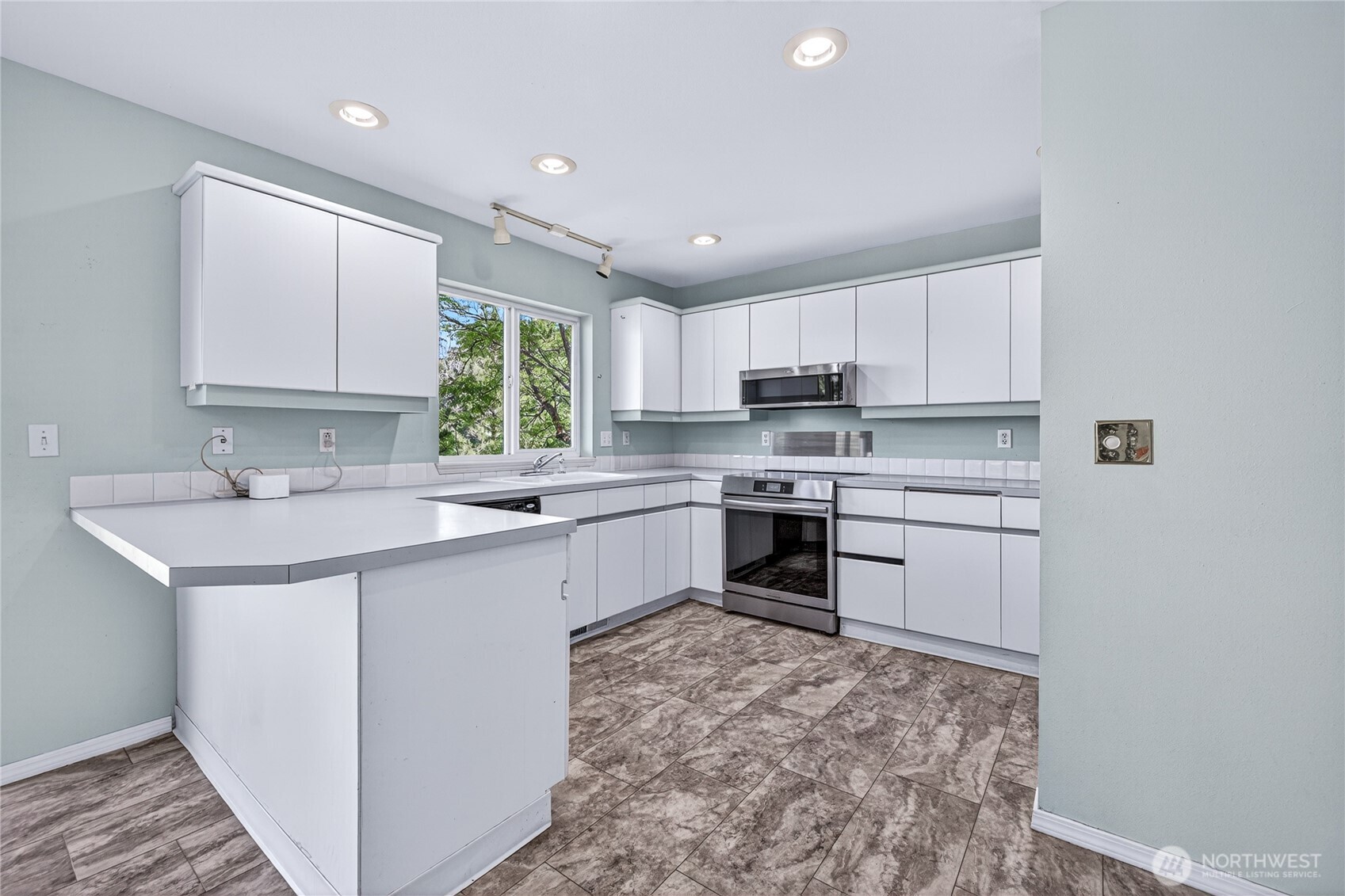 1704 Skyline Drive , Wenatchee, WA 98801