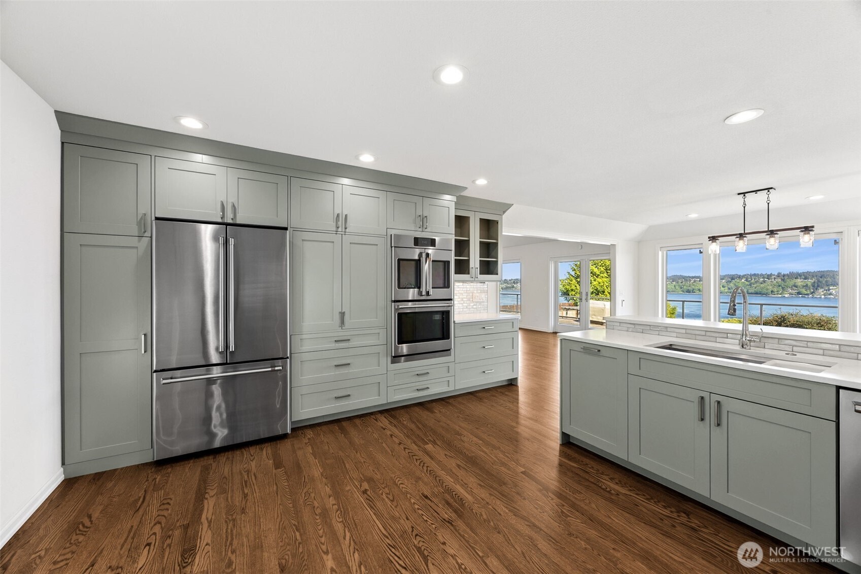 1529 13th Court , Fox Island, WA 98333