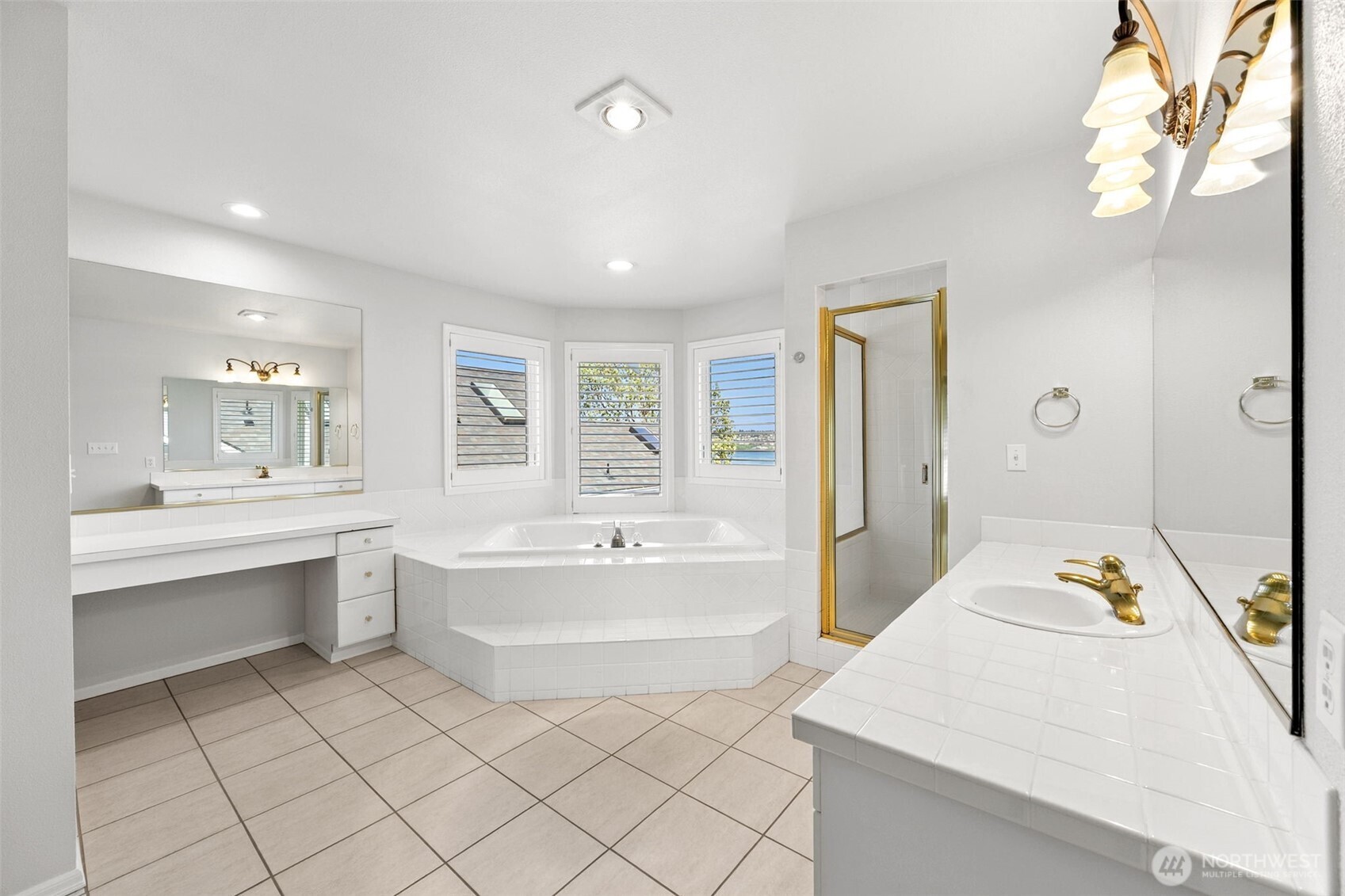 1529 13th Court , Fox Island, WA 98333