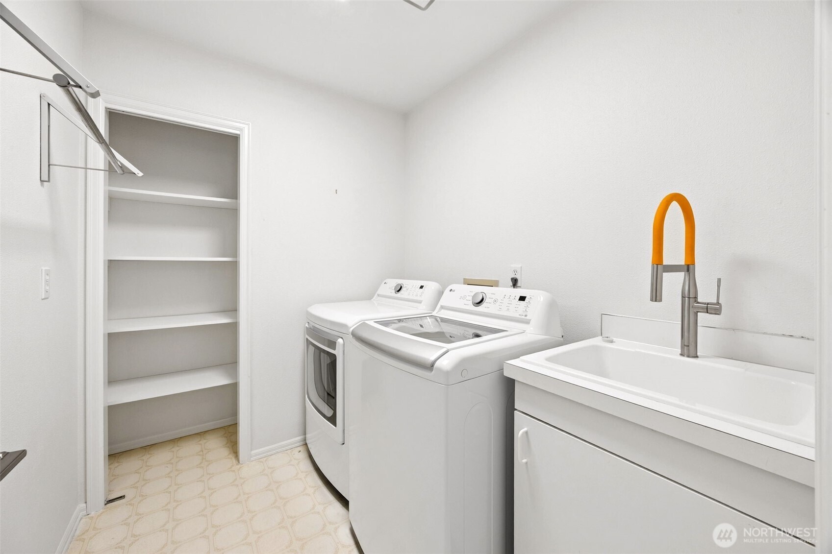 1529 13th Court , Fox Island, WA 98333