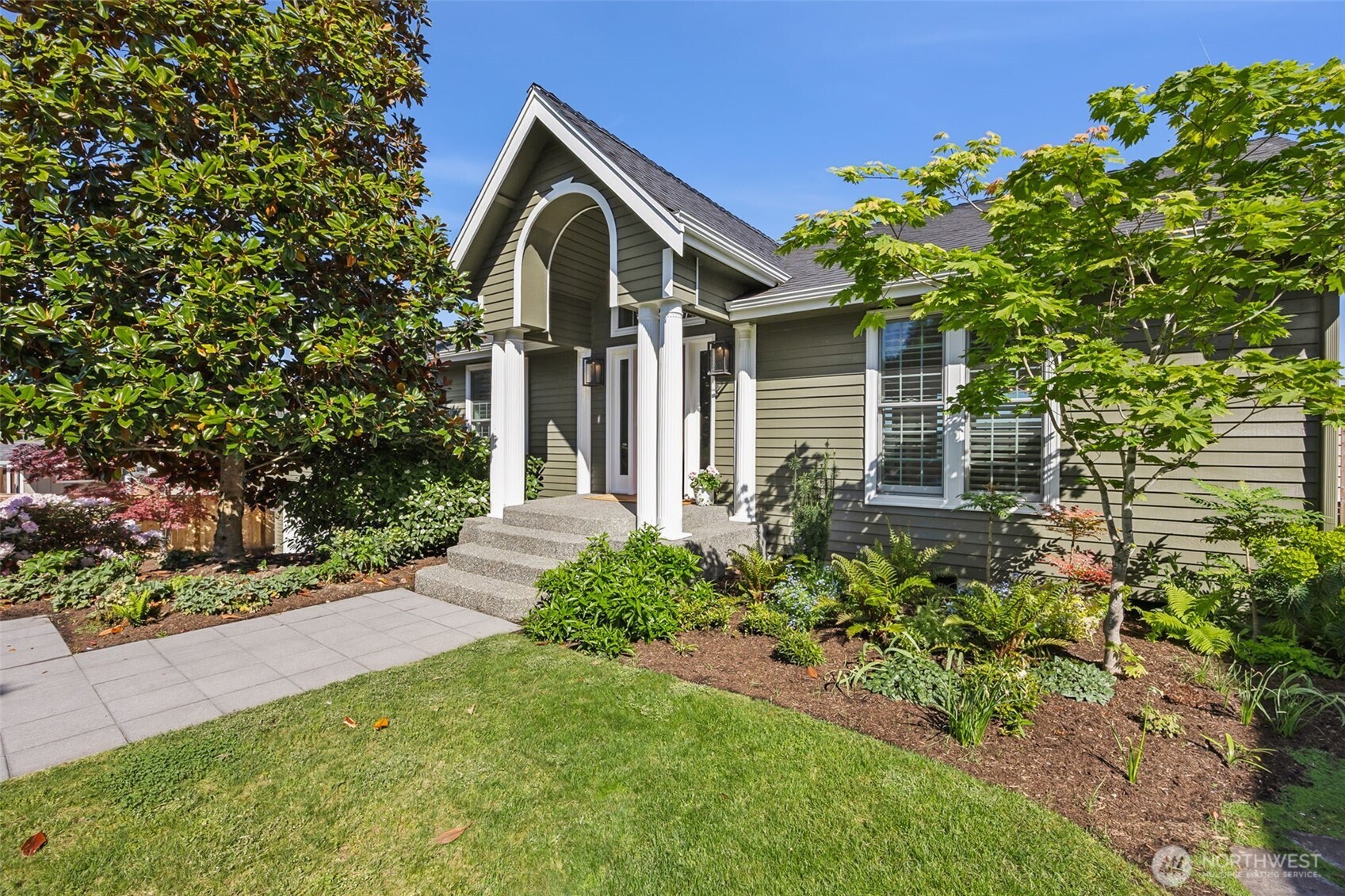 1529 13th Court , Fox Island, WA 98333