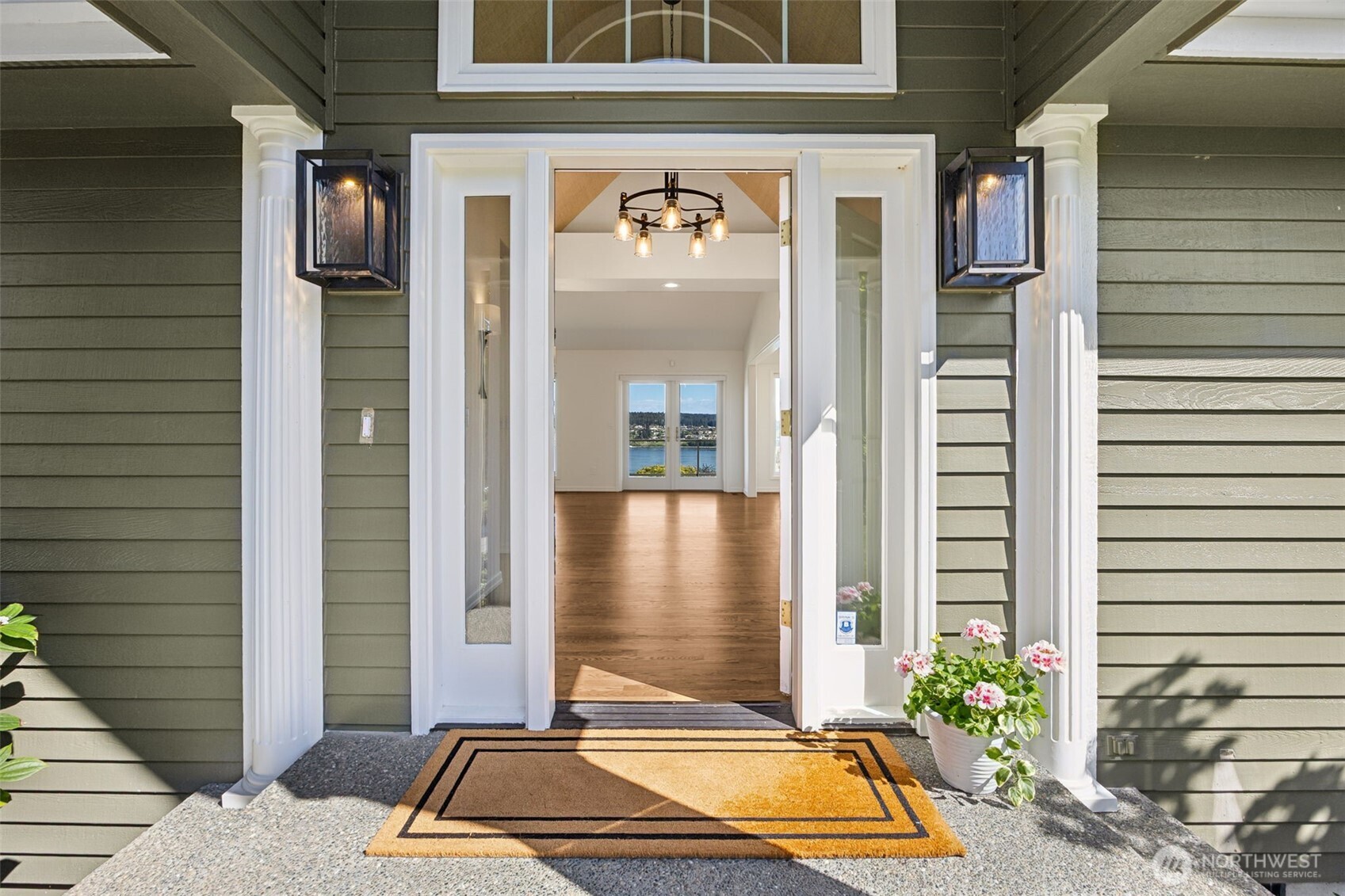 1529 13th Court , Fox Island, WA 98333
