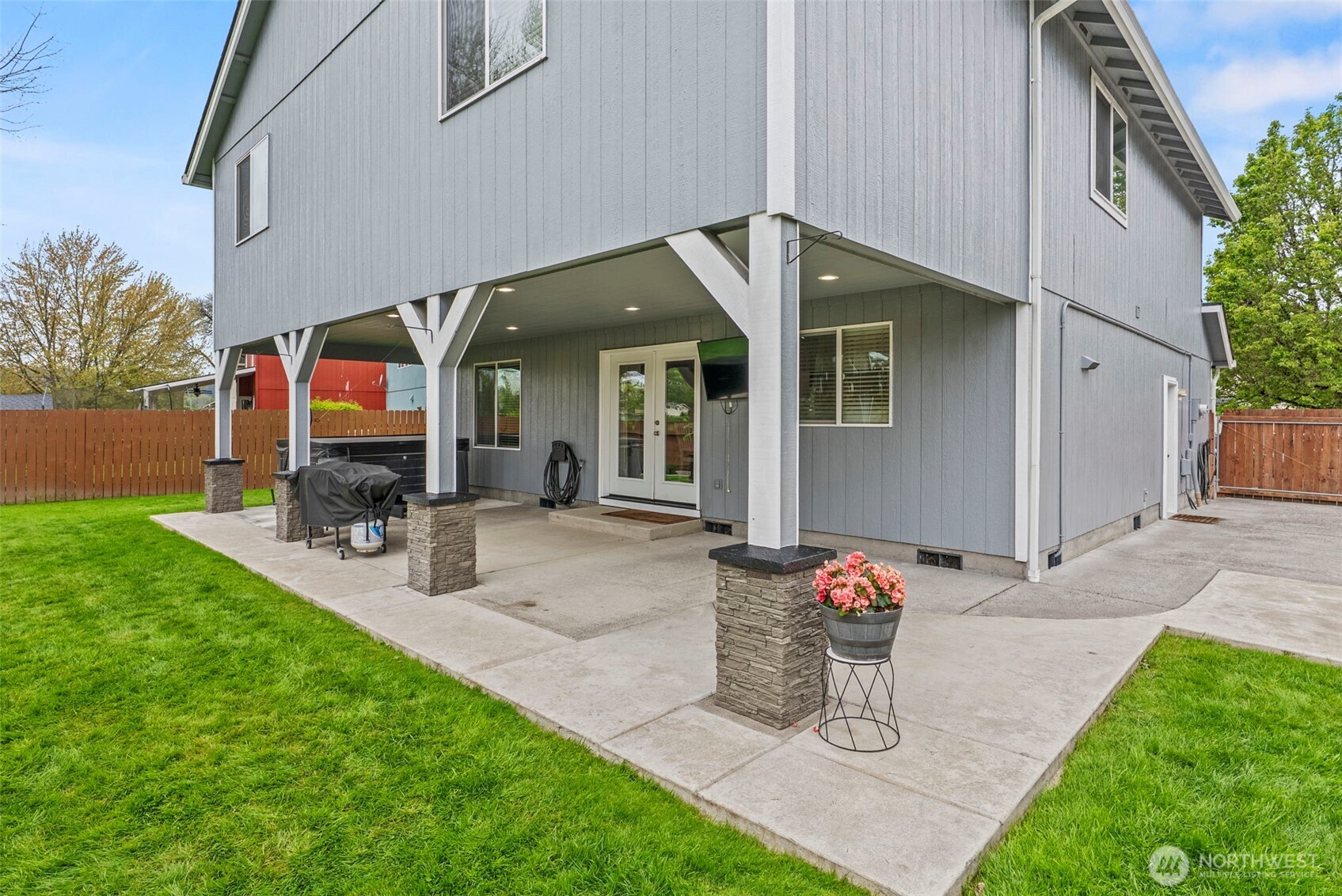1826 Island Drive , Longview, WA 98632