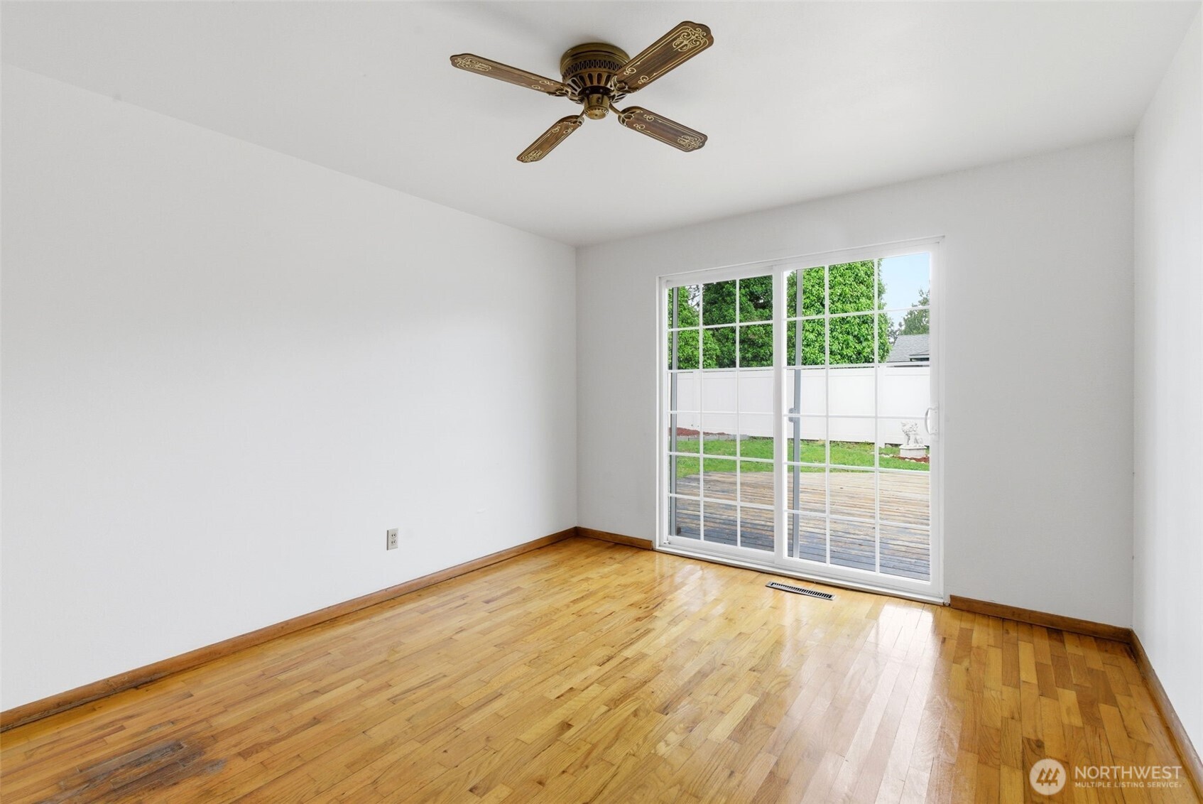 1205 118th Street S, Tacoma, WA 98444-2405