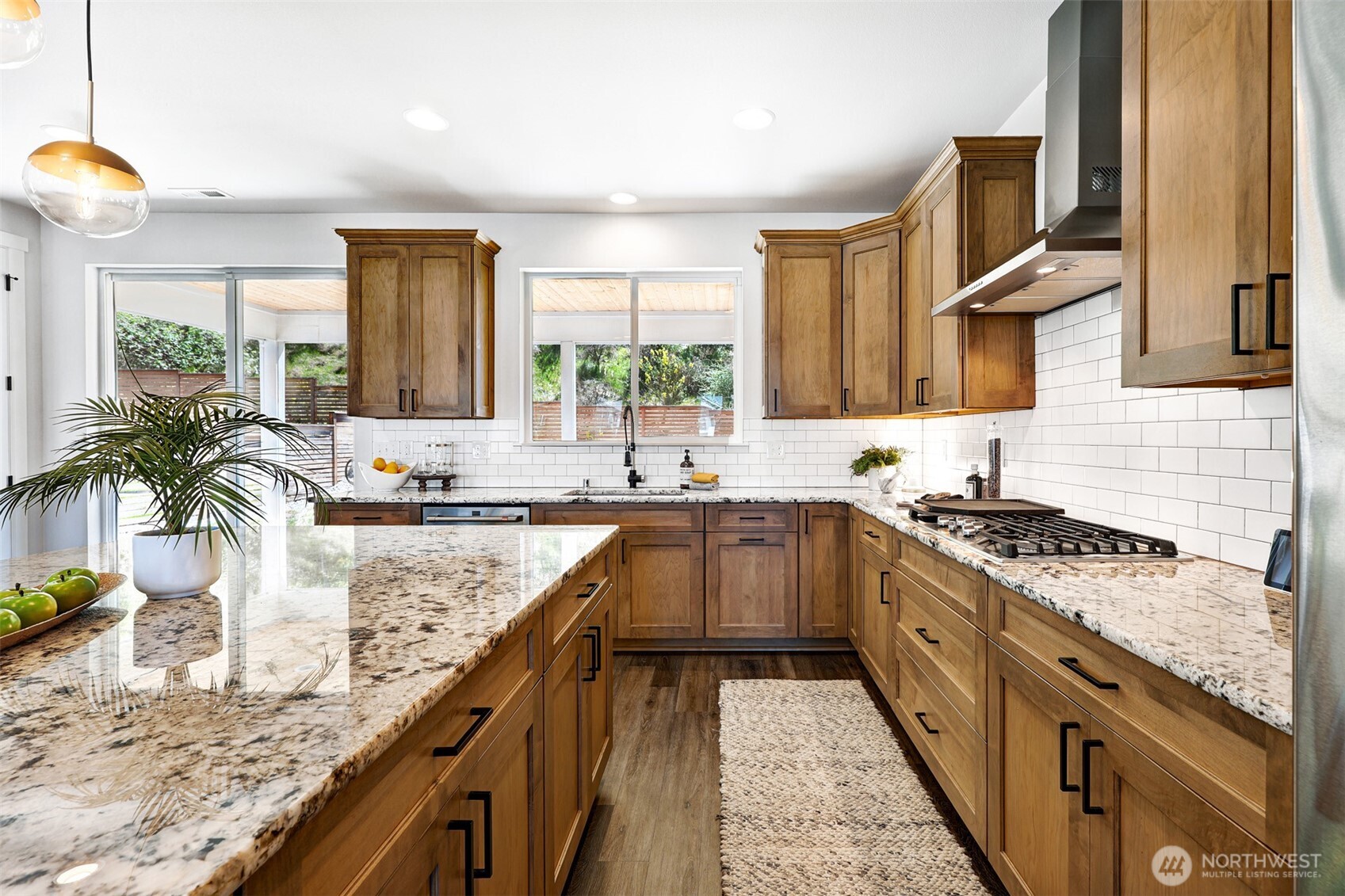 8396 28th Ct East , Edgewood, WA 98371-1924