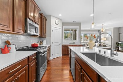 20048 94th Drive NE, Bothell, WA 98011-2348 - Photo 5