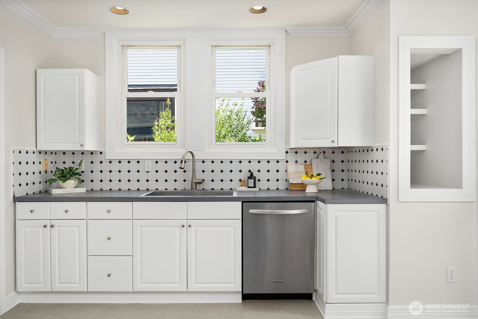 715 N 72nd Street , Seattle, WA 98103