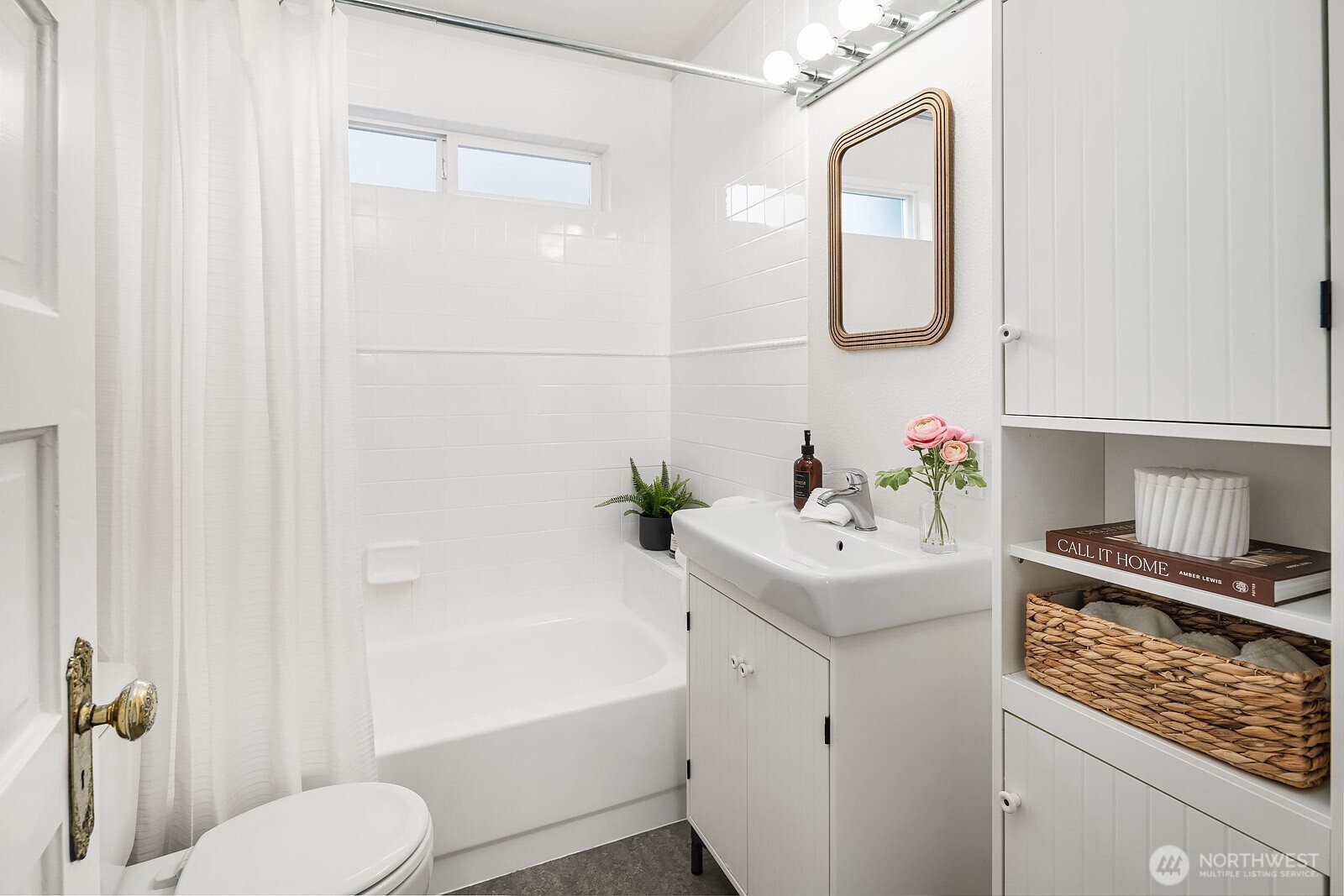 715 N 72nd Street , Seattle, WA 98103