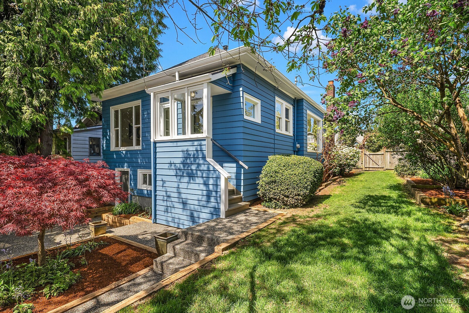715 N 72nd Street , Seattle, WA 98103