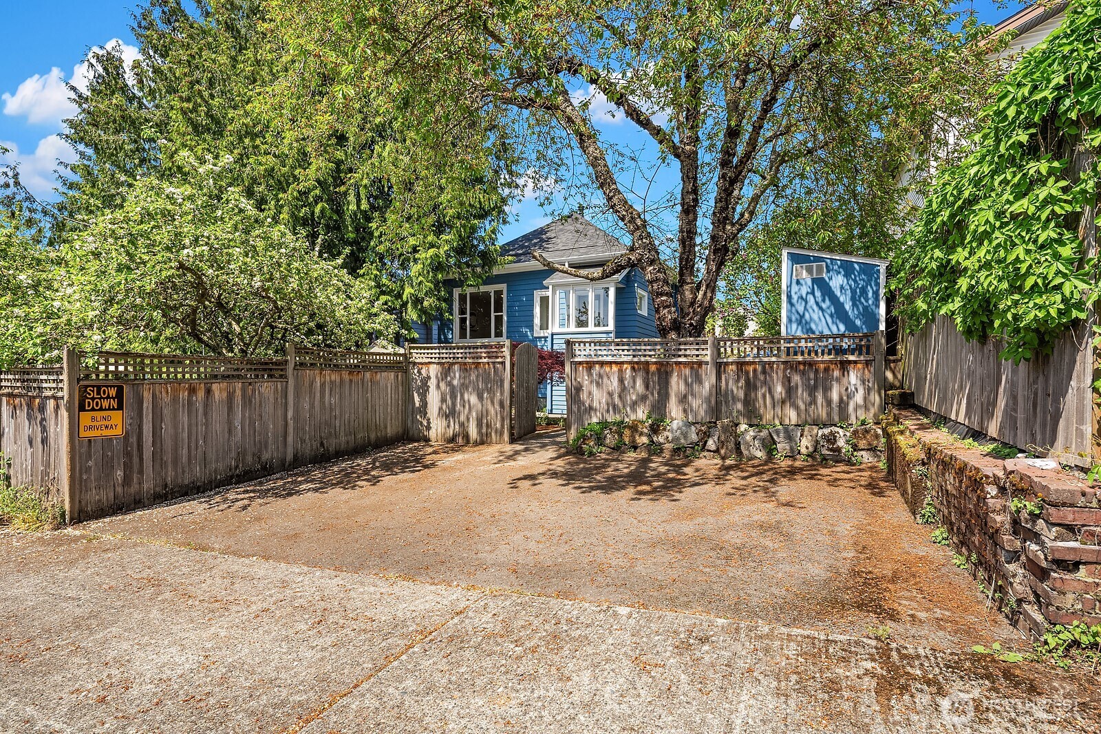715 N 72nd Street , Seattle, WA 98103