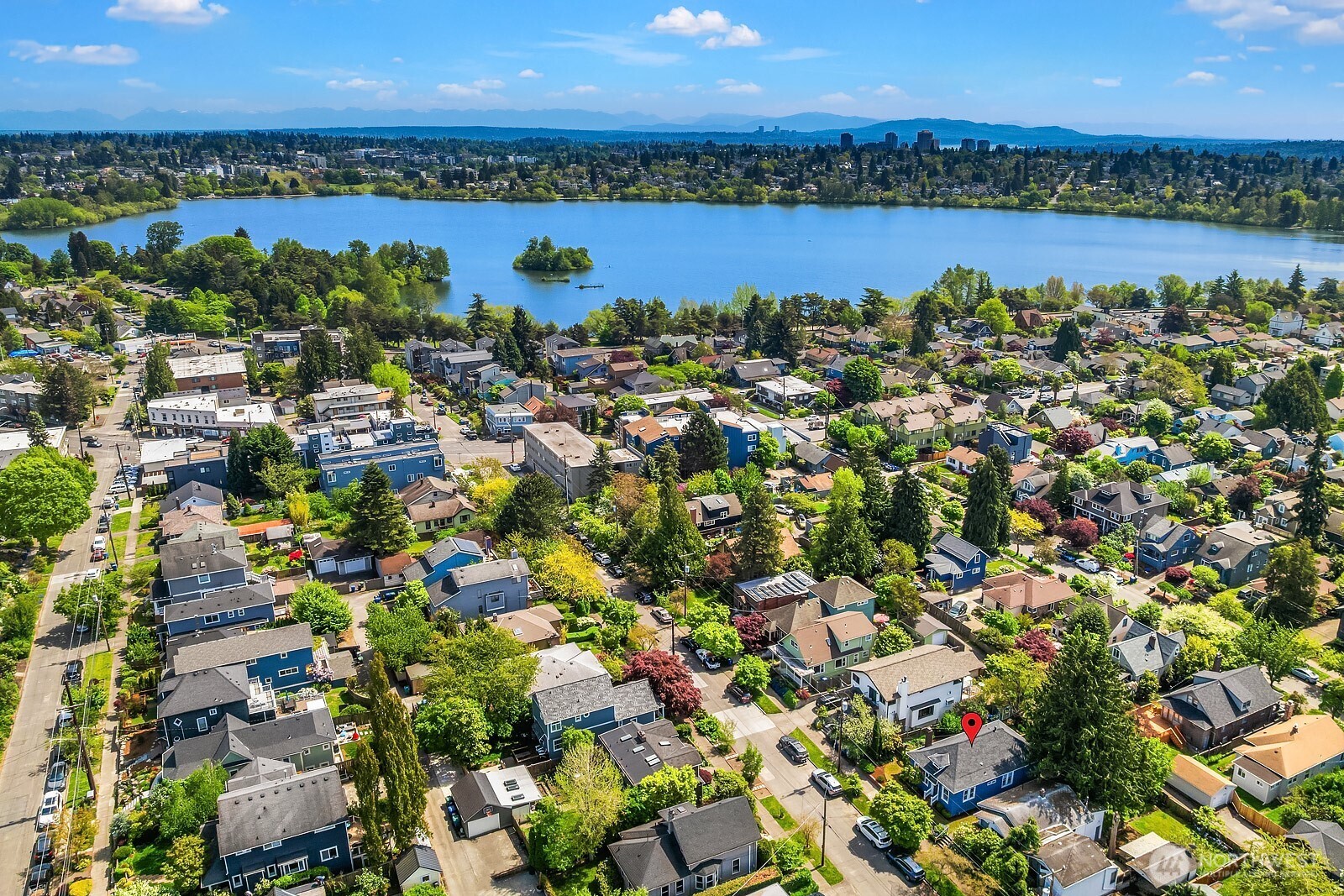715 N 72nd Street , Seattle, WA 98103