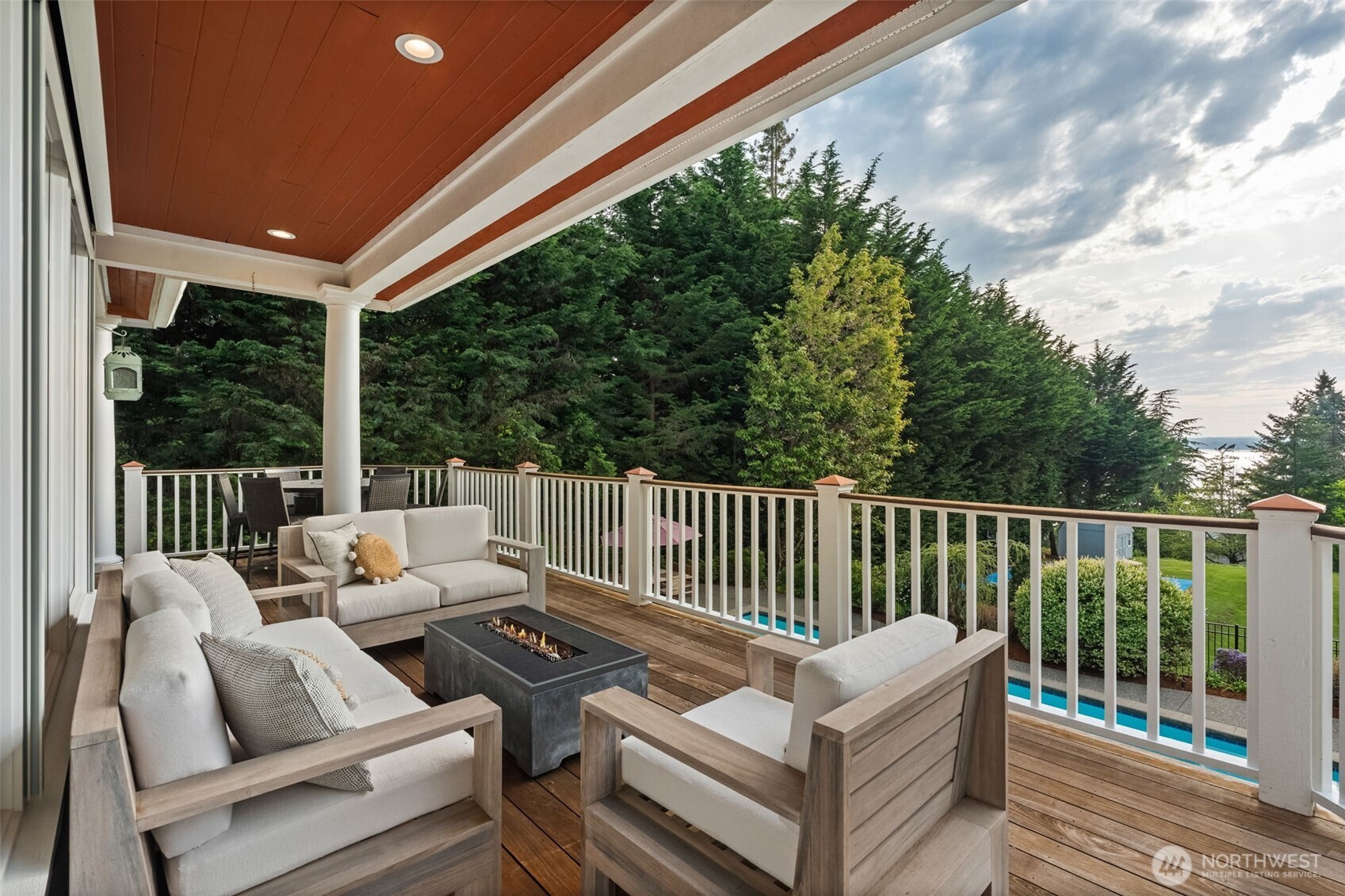 543 Hyak Drive , Fox Island, WA 98333