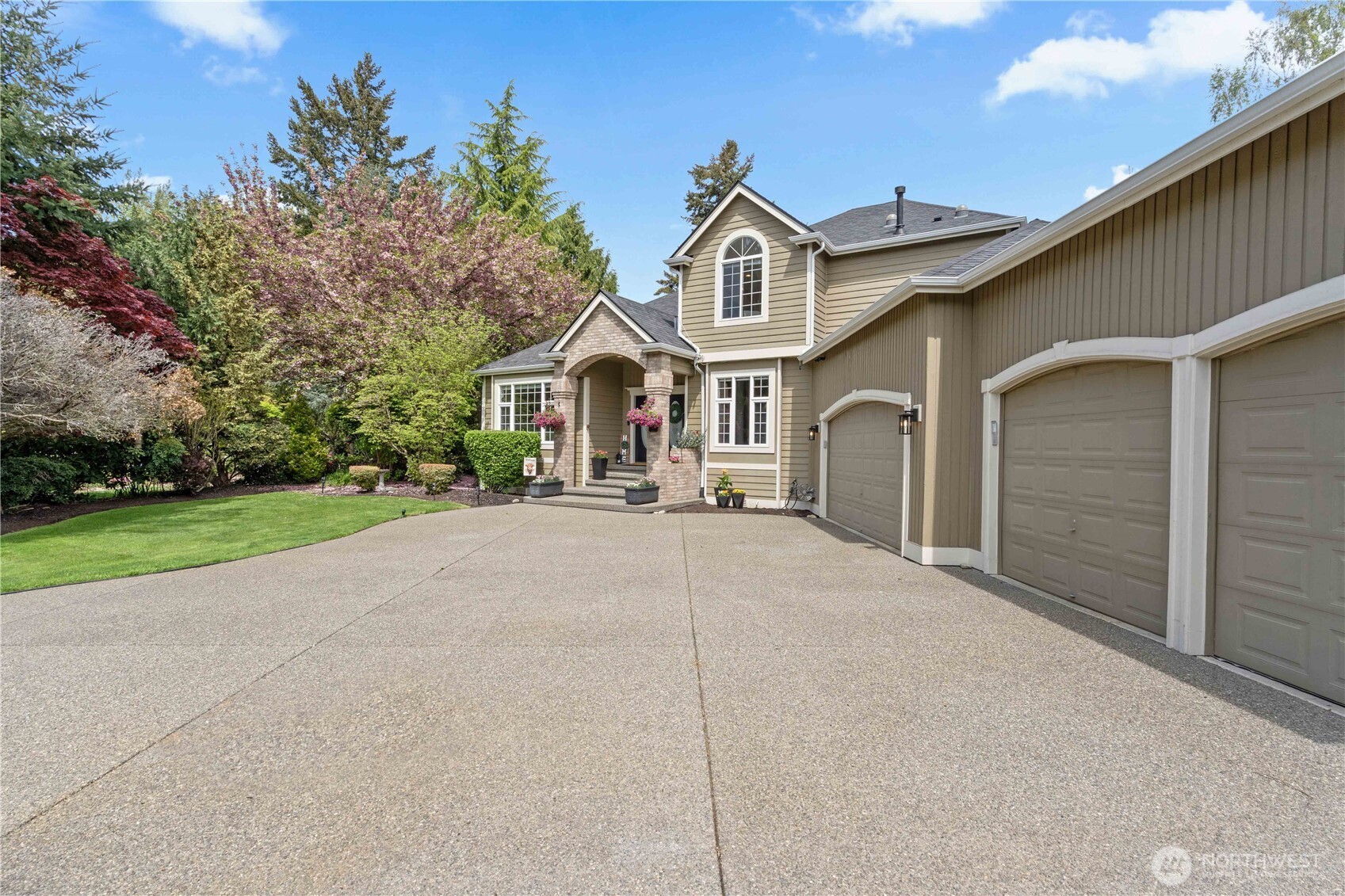 8107 204th Avenue Ct E, Bonney Lake, WA 98391