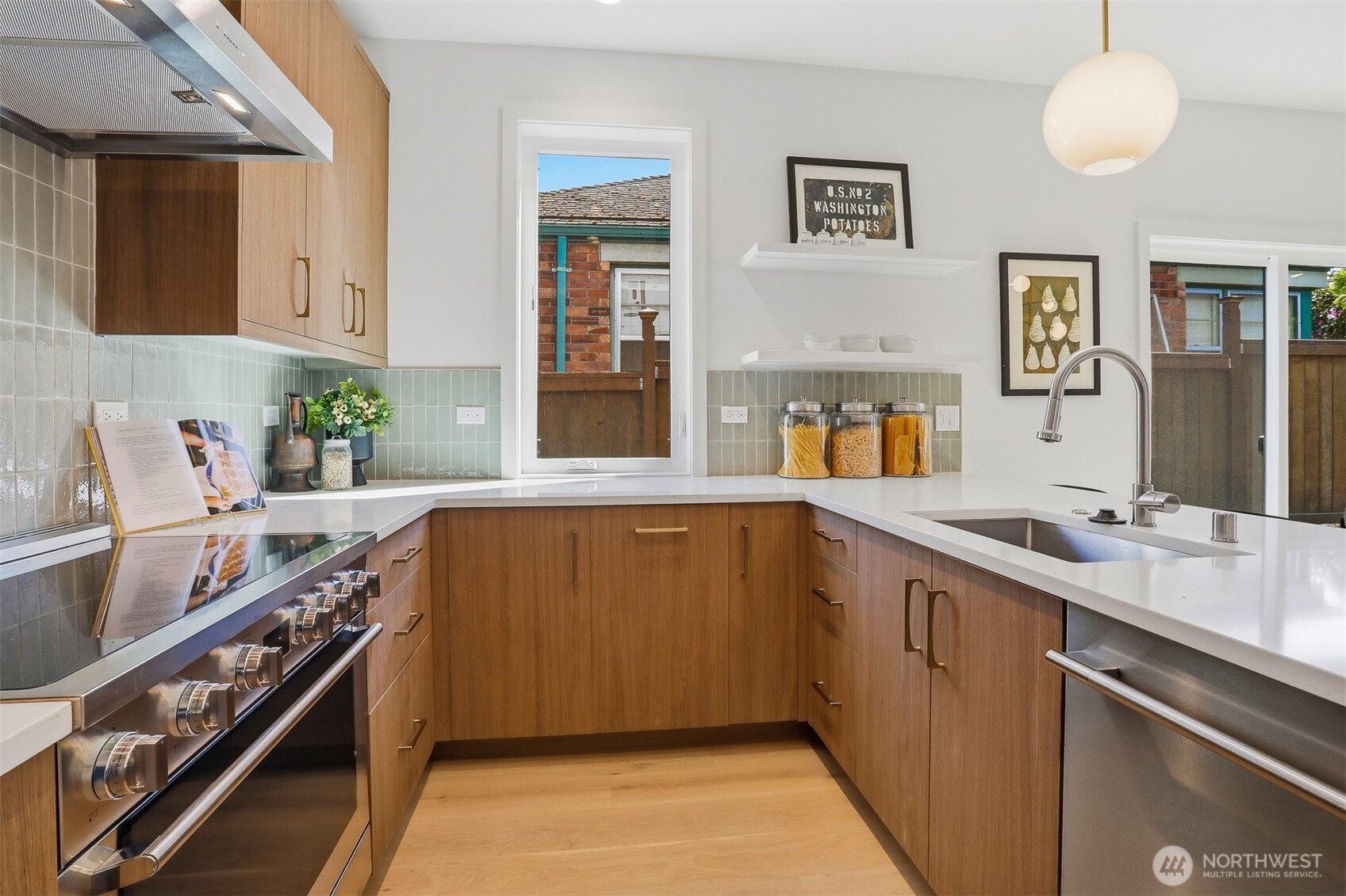 8328 24th Avenue NW, Seattle, WA 98117