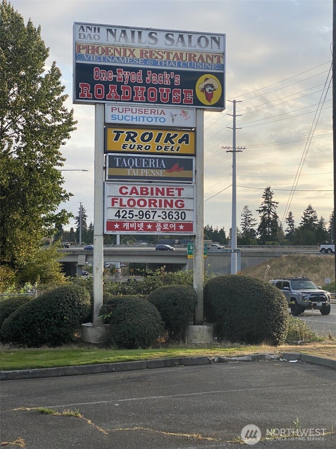 14007 Highway 99 #F, Lynnwood, WA 98087