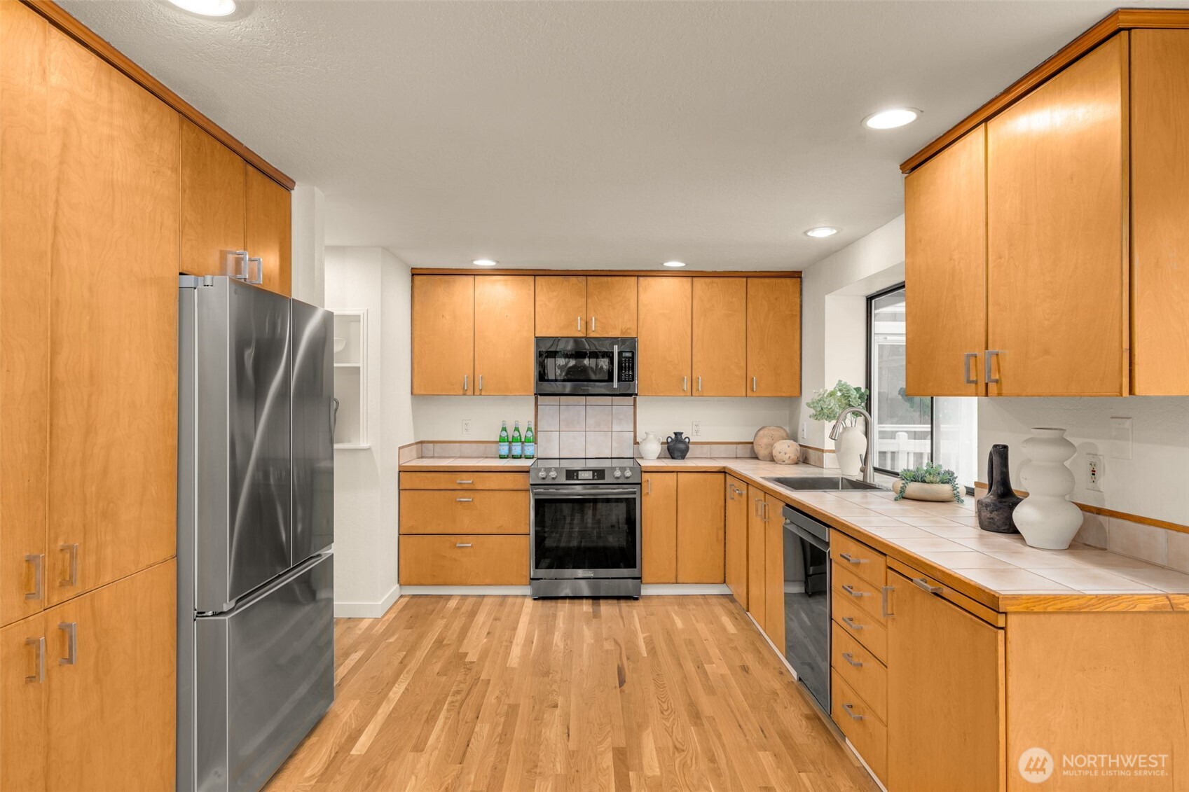 19442 NE 166th Place , Woodinville, WA 98077